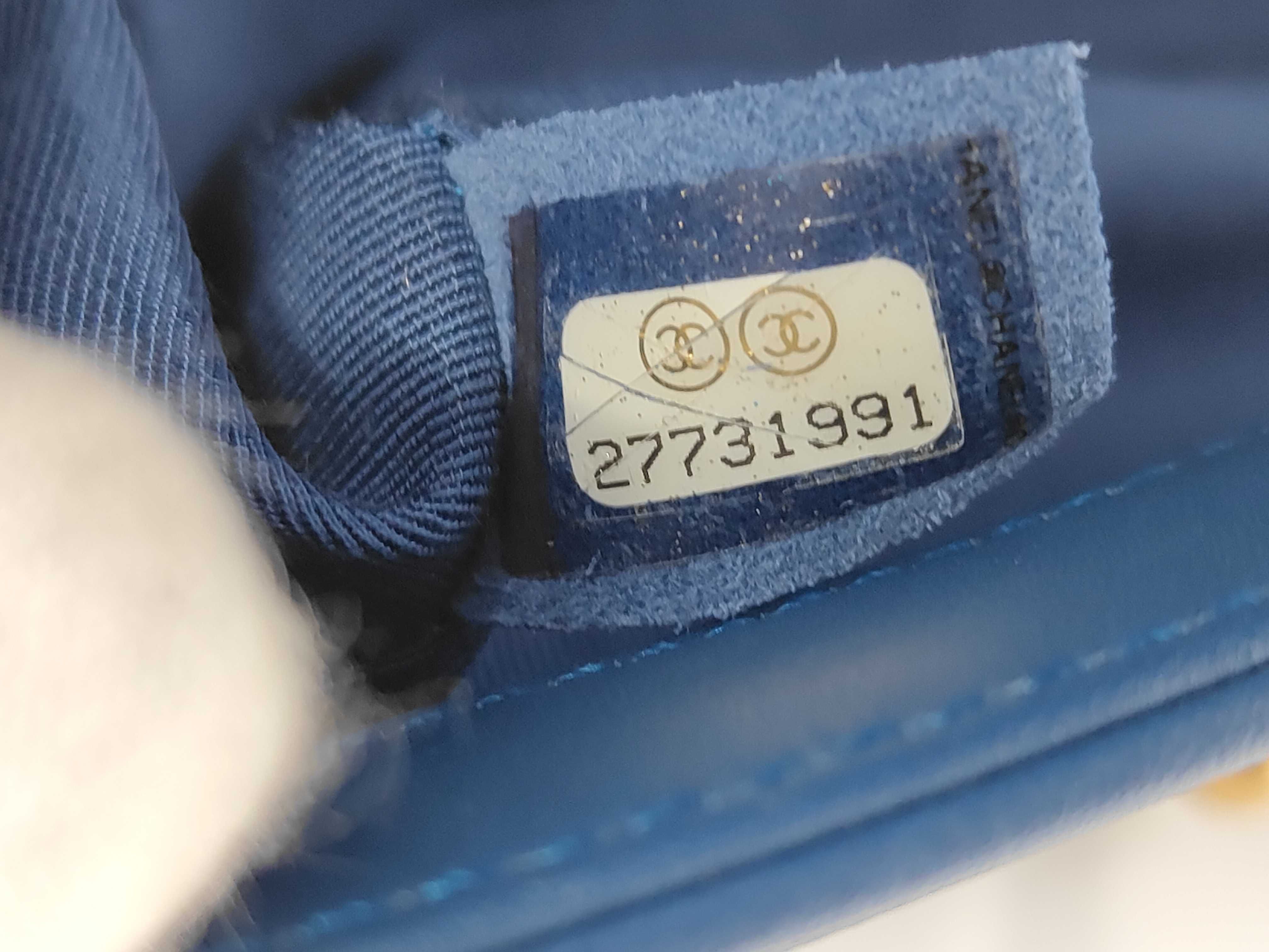 Boy Chanel 20 Chain Shoulder Bag — view 12