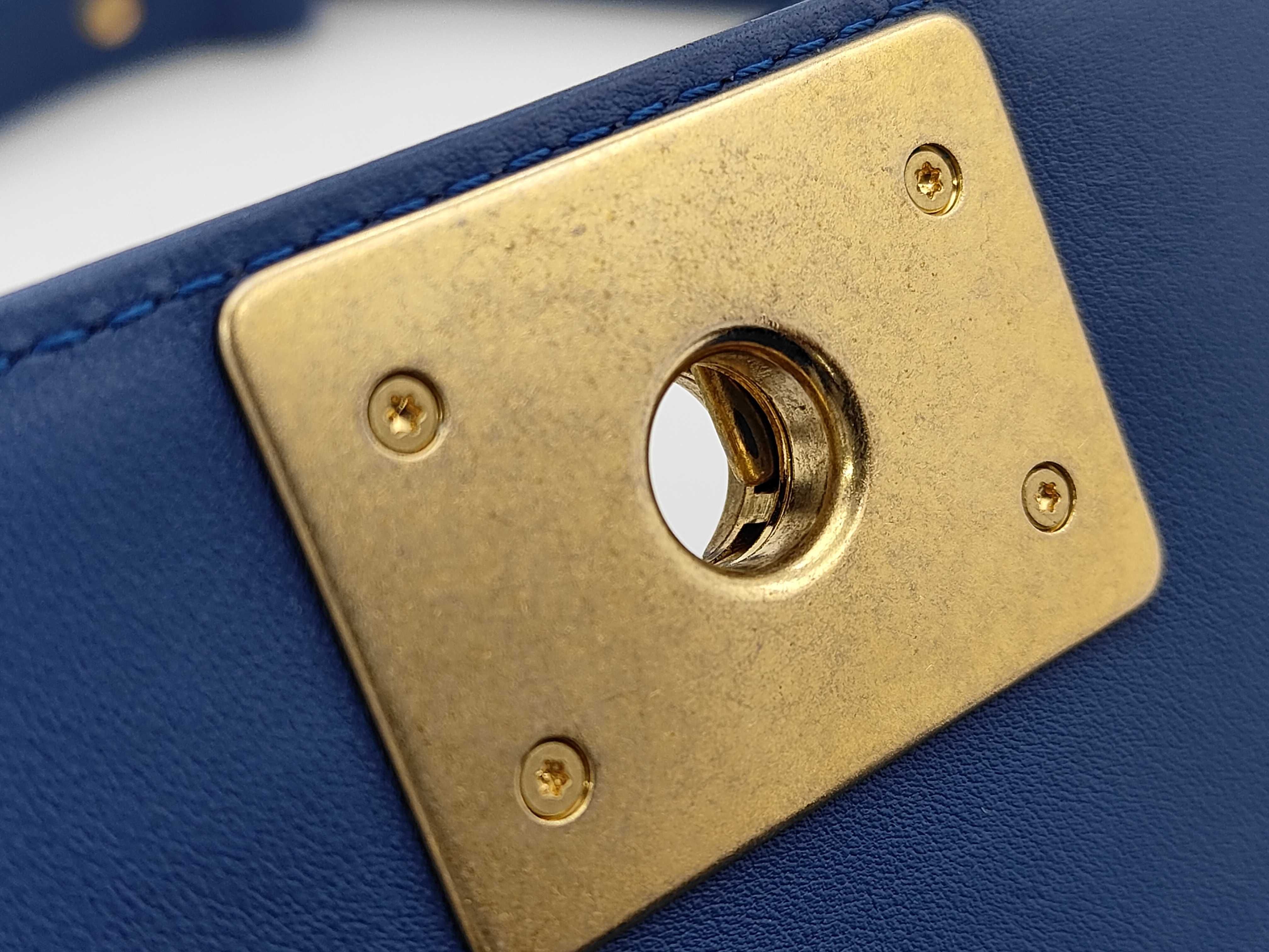 Boy Chanel 20 Chain Shoulder Bag — view 14