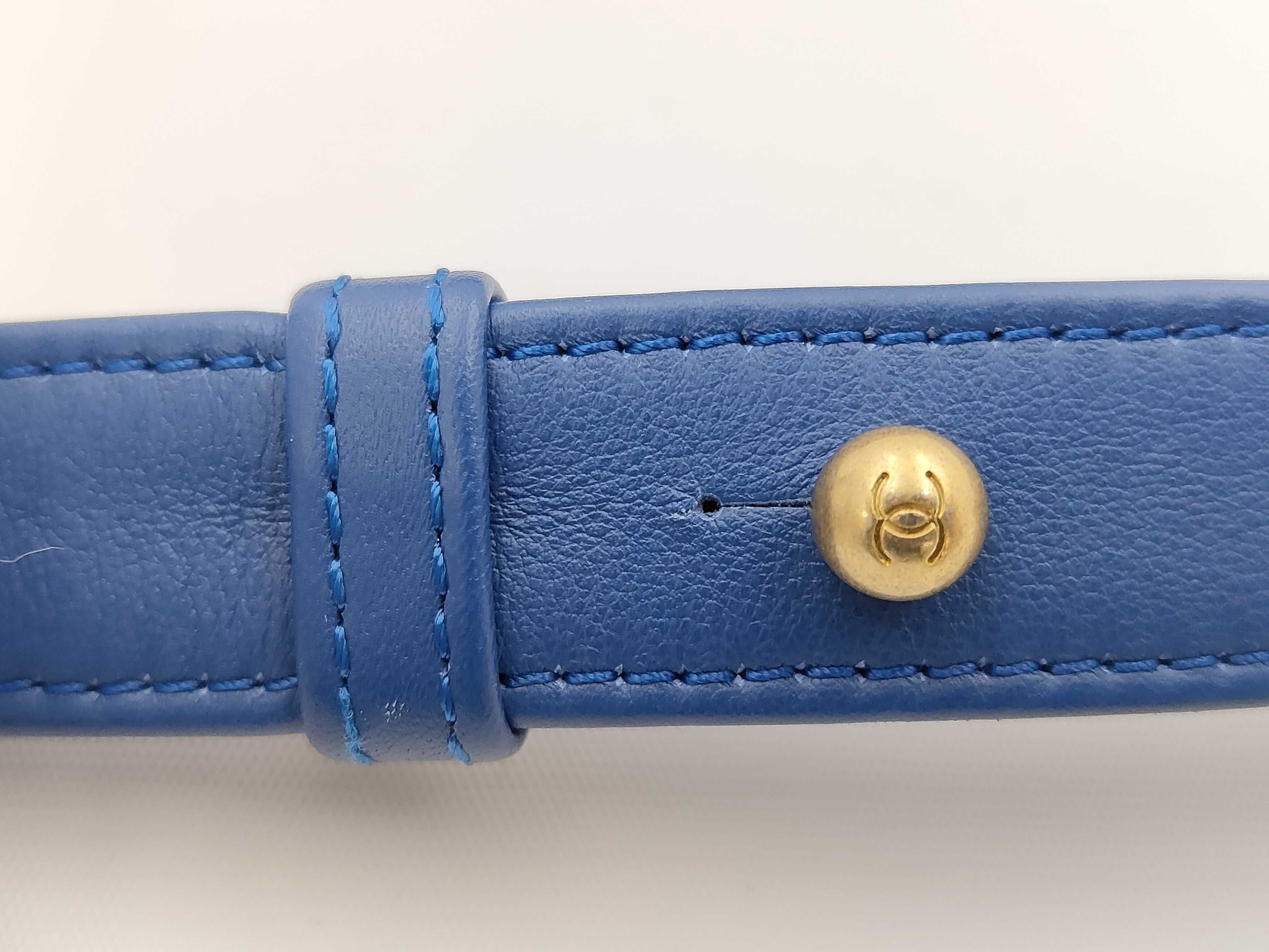 Boy Chanel 20 Chain Shoulder Bag — view 4
