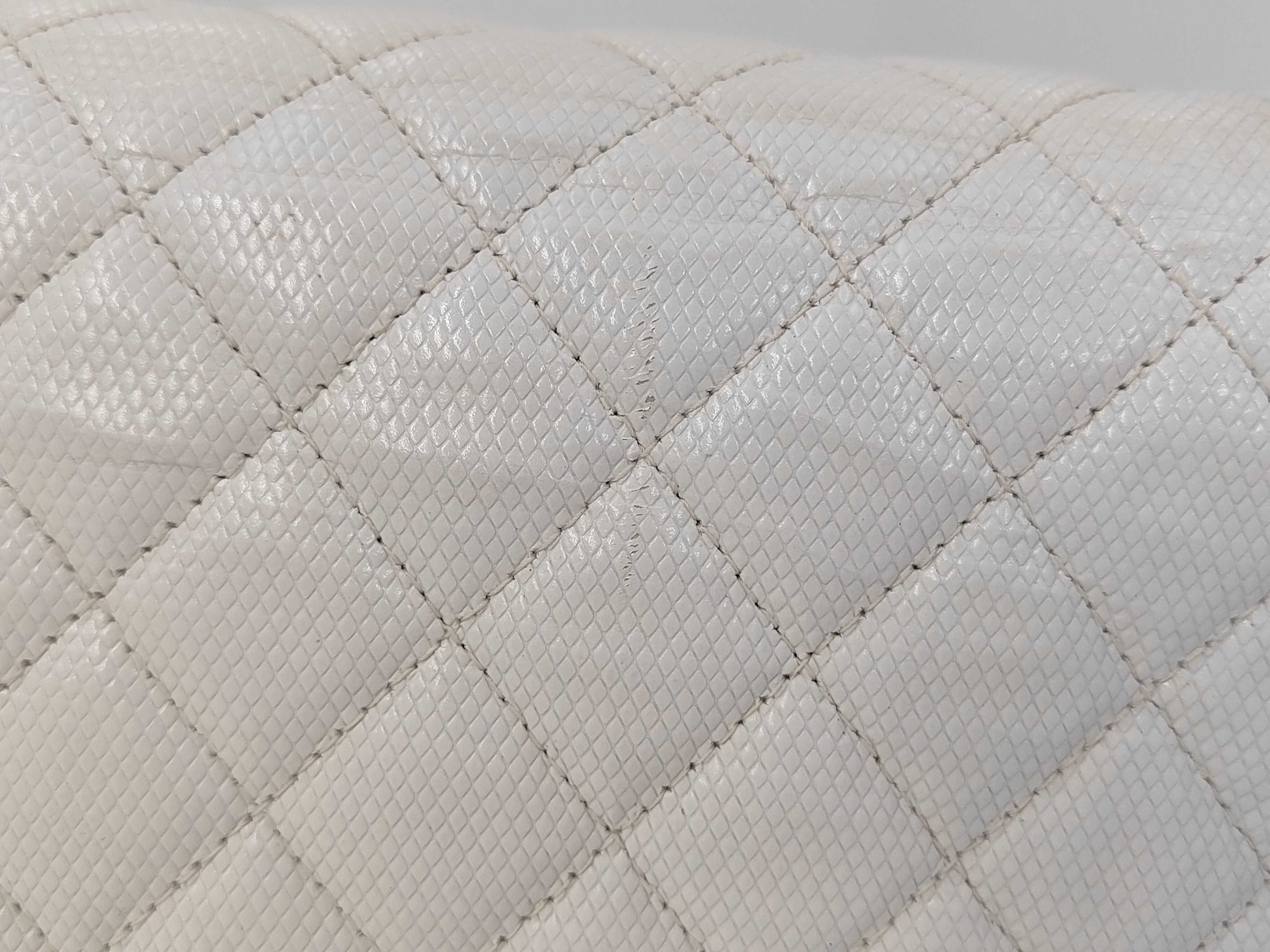 Matelassé Plastic Chain Handbag — view 4