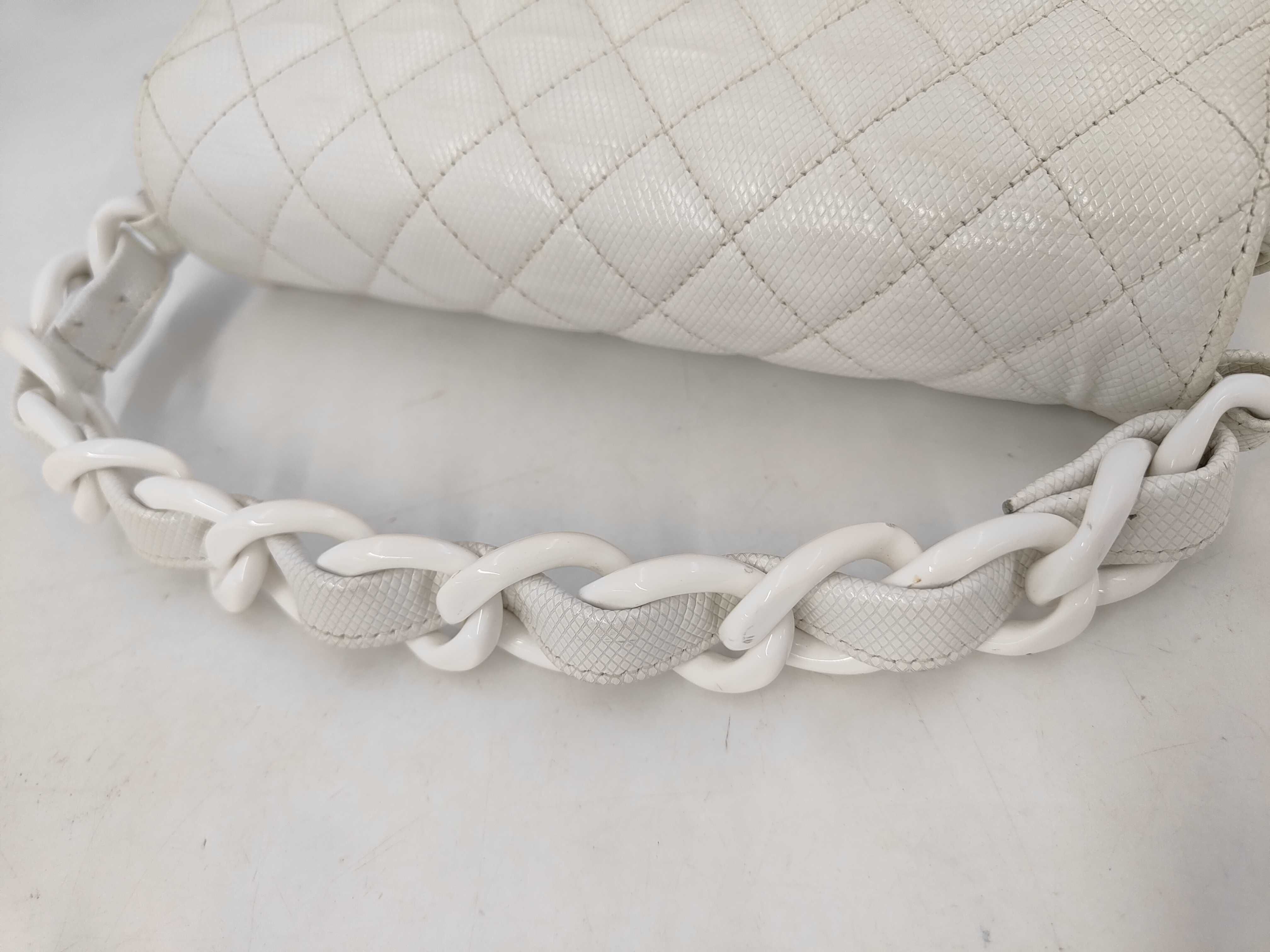 Matelassé Plastic Chain Handbag — view 5
