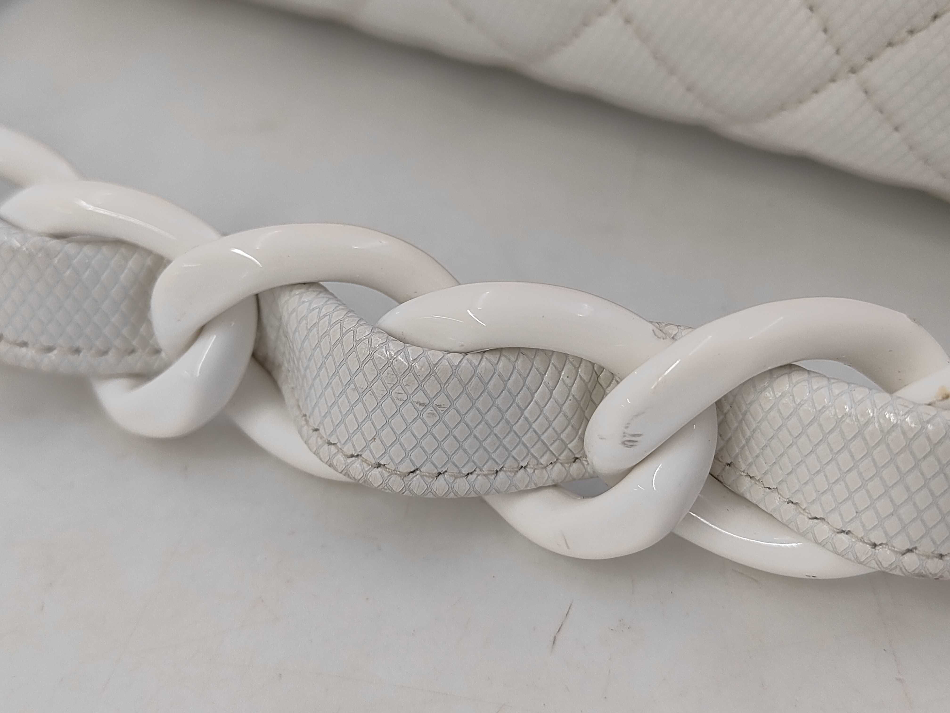 Matelassé Plastic Chain Handbag — view 6