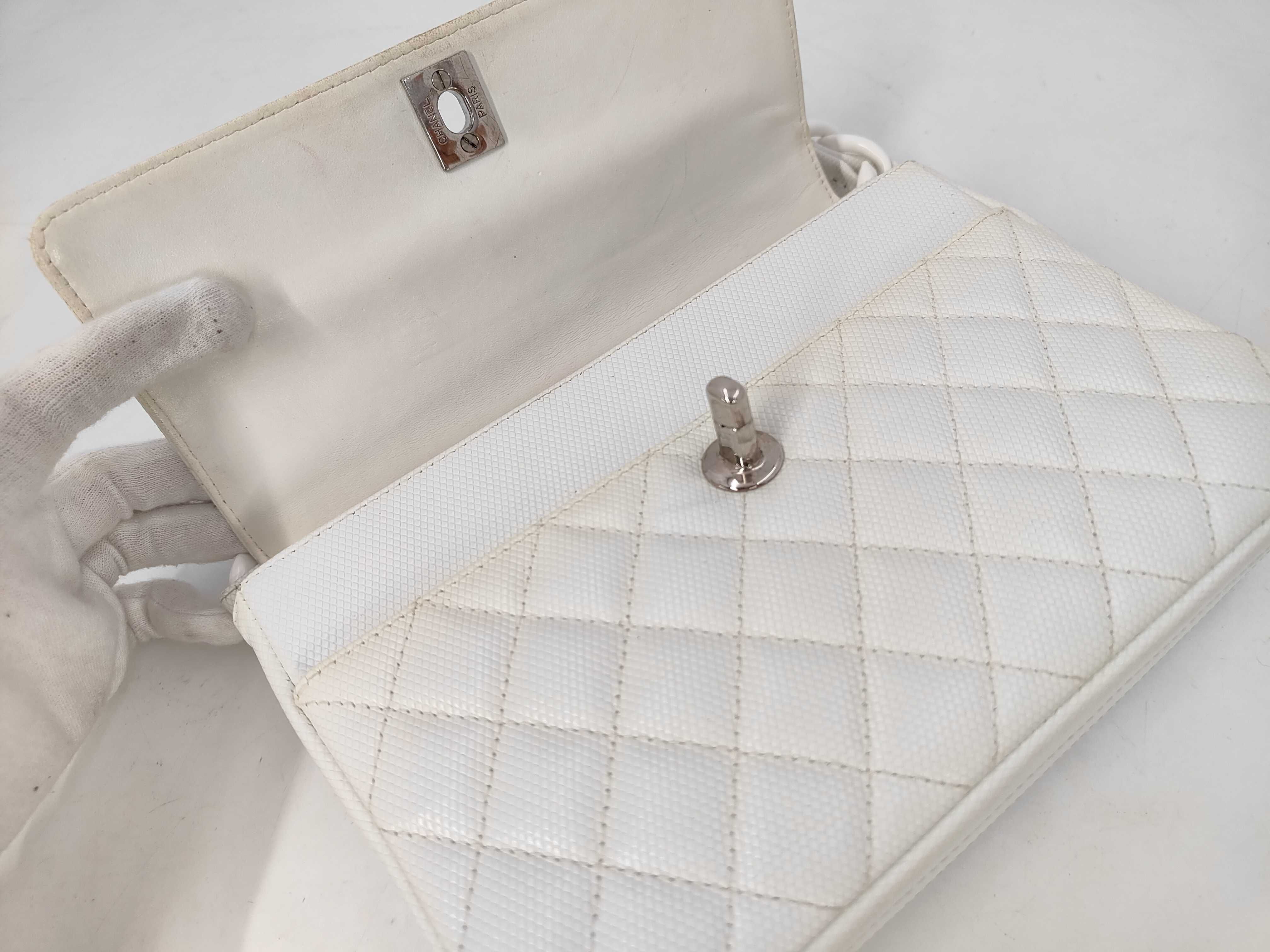 Matelassé Plastic Chain Handbag — view 9
