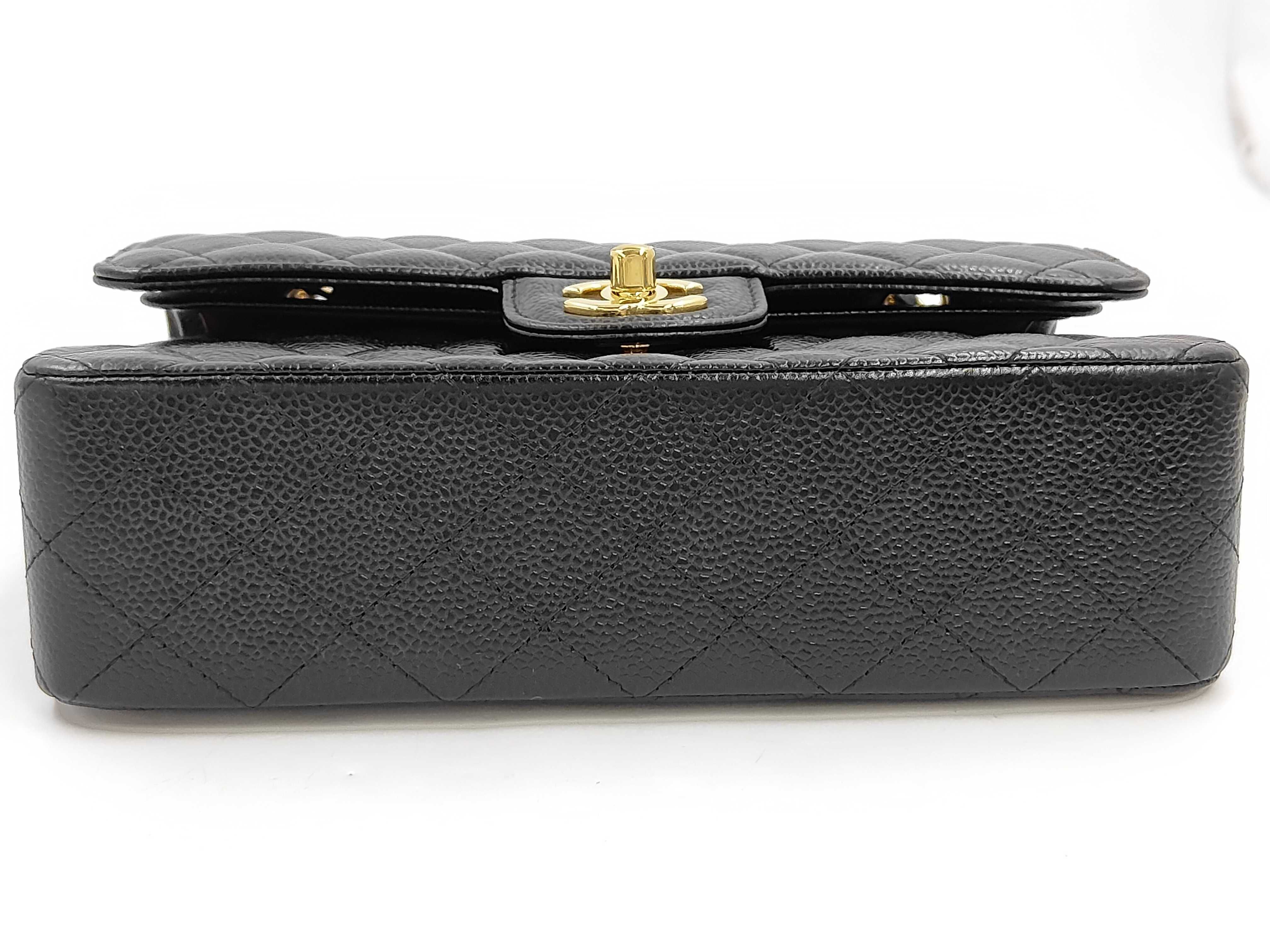 Matelassé 23 Double Flap Double Chain Caviar Plate Shoulder Bag — view 6