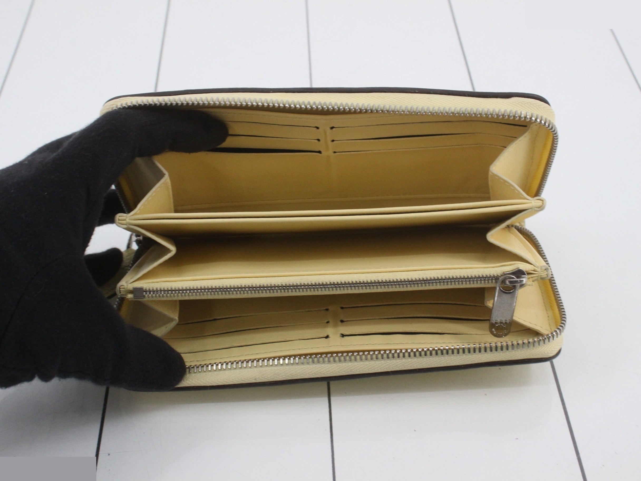 Zippy Wallet Banana IC Chip — view 4