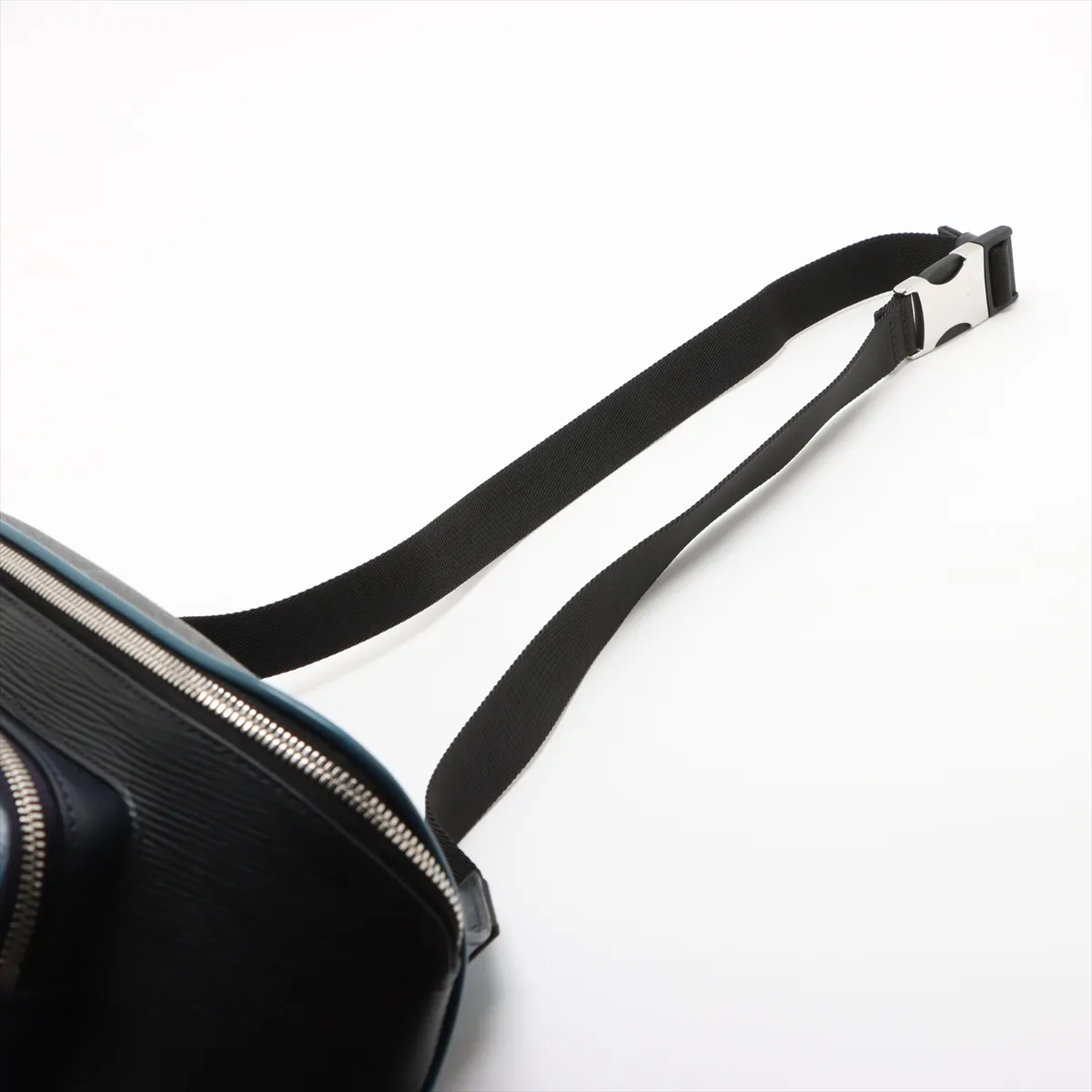 Epi x Monogram Bum Bag M53420 FO2167 Navy — view 5
