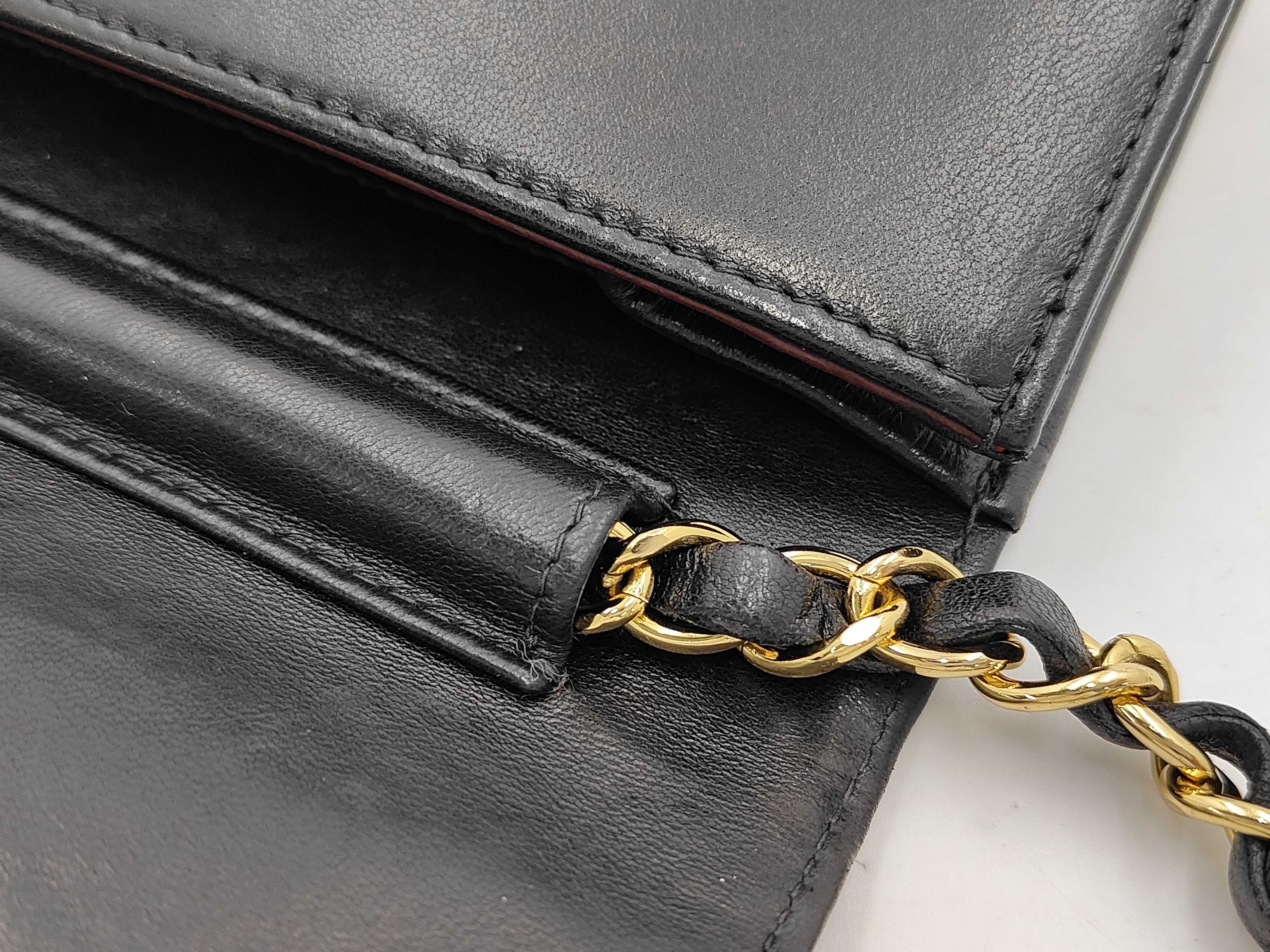 Matelassé Full Flap Shoulder Bag (Black) — view 5