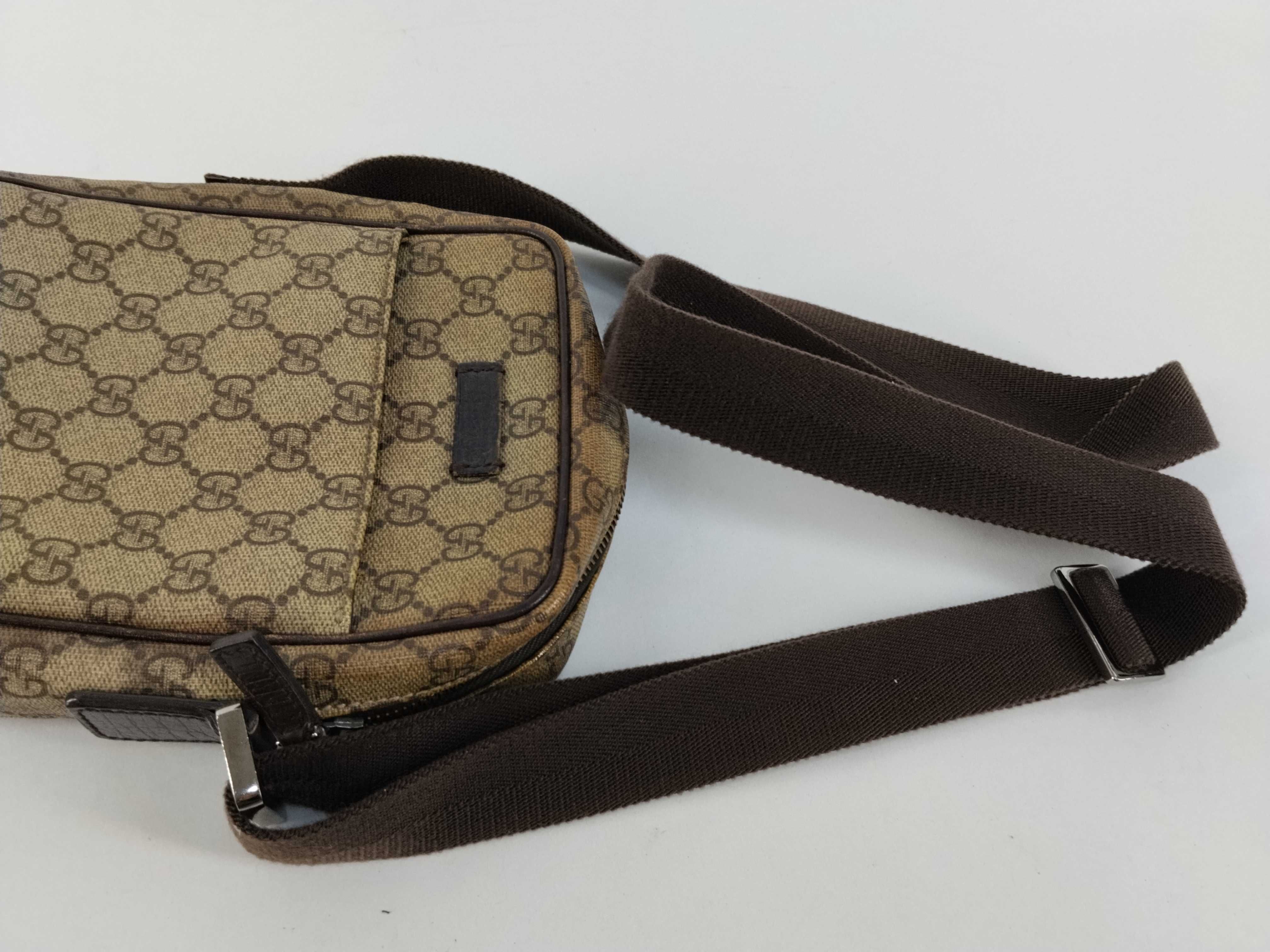 GG Canvas Shoulder Bag — view 3