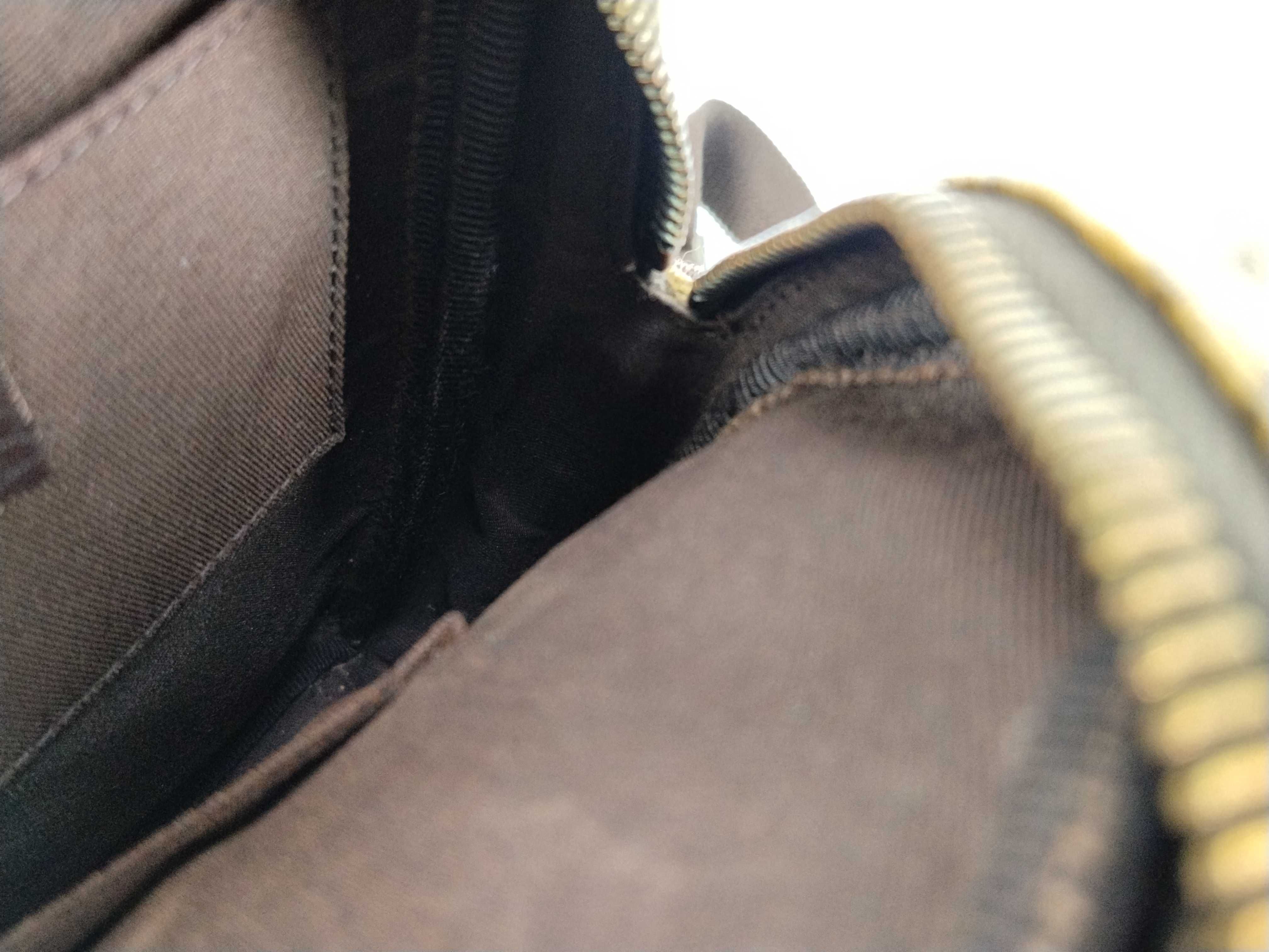 GG Canvas Shoulder Bag — view 9