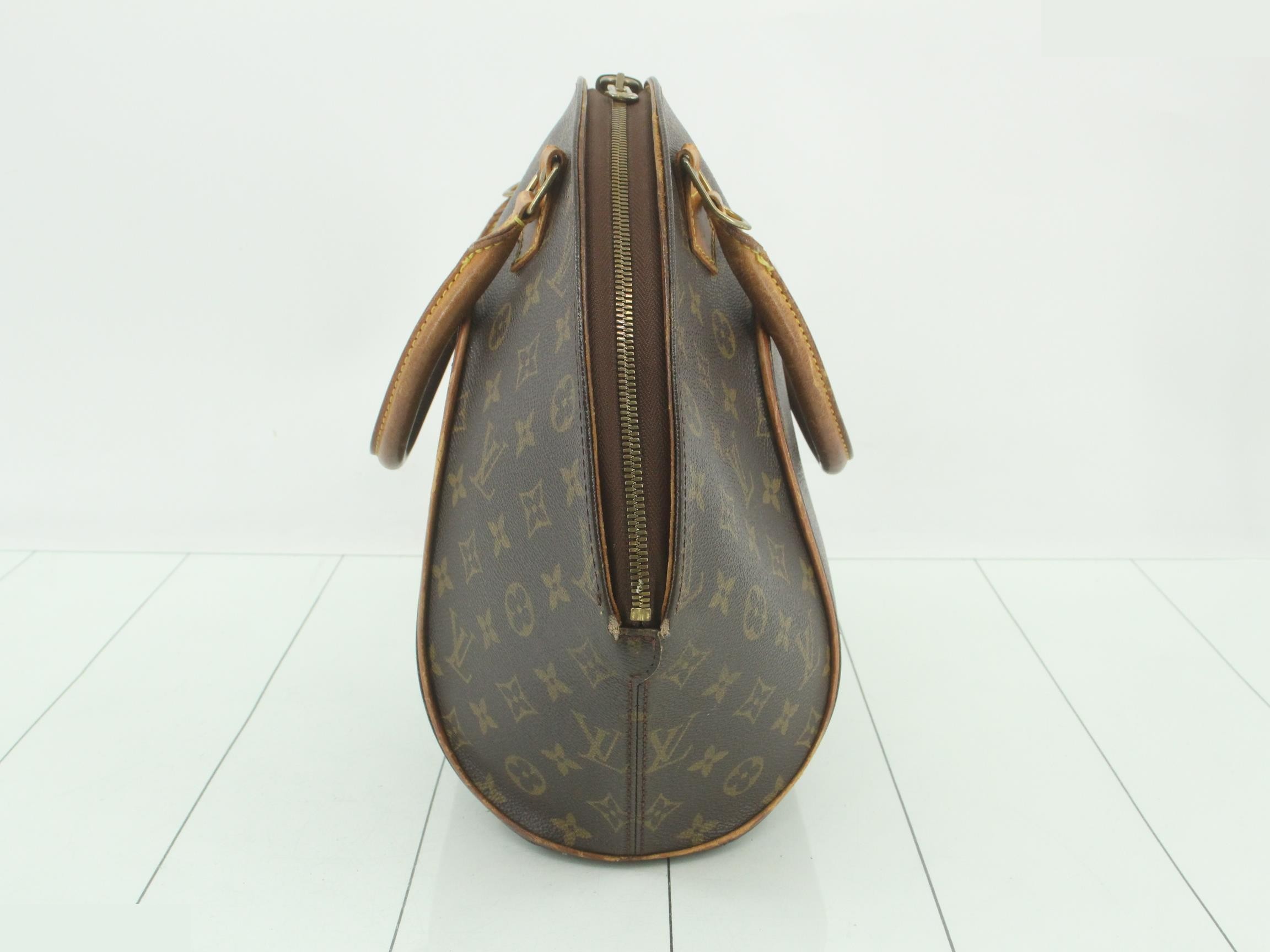 handbag — view 4