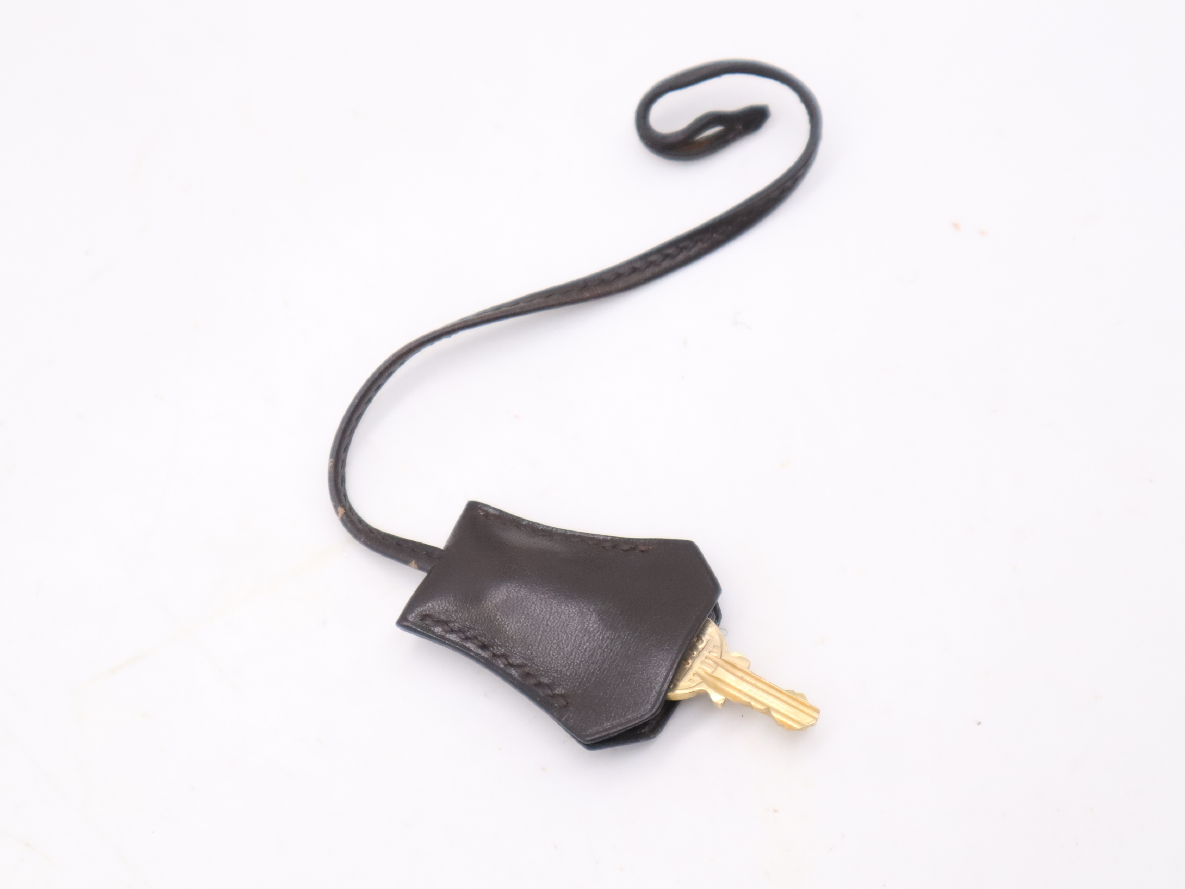 Leather Kelly 32 2-way Handbag, Dark Brown, Gold Hardware, Shoulder Strap, 2 Keys, Clochette Included, W Stamp, 1993 Handbag — view 15