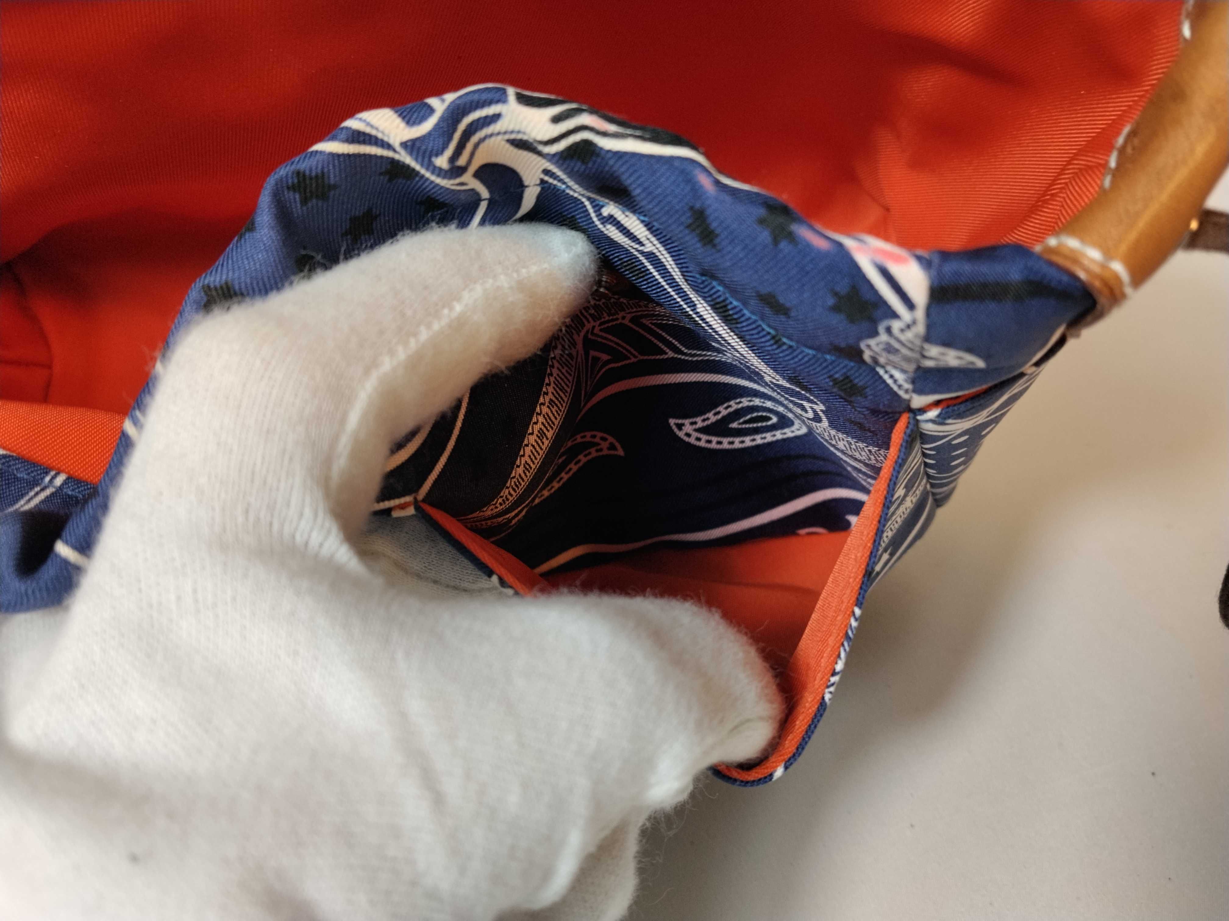 pouch — view 5