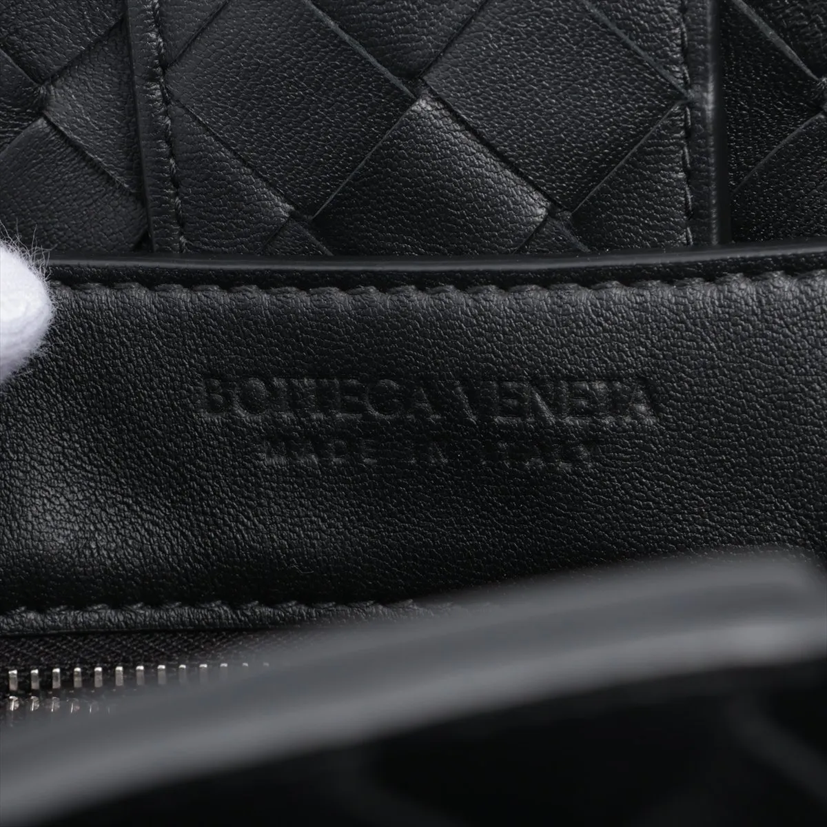 Intrecciato Medium Andiamo Leather 2WAY Handbag Black — view 13