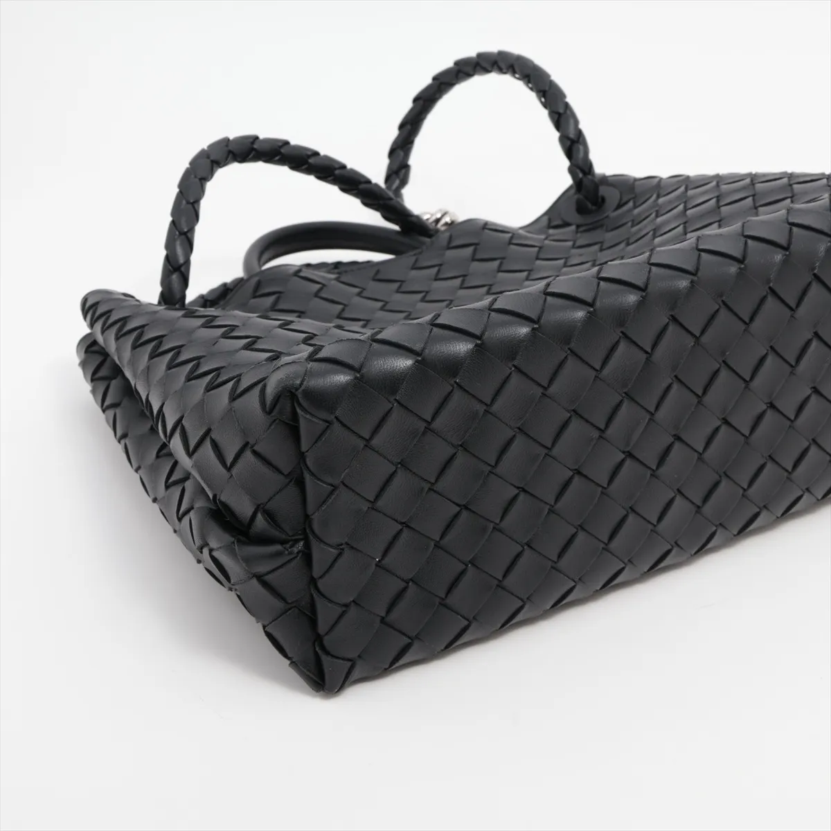 Intrecciato Medium Andiamo Leather 2WAY Handbag Black — view 4
