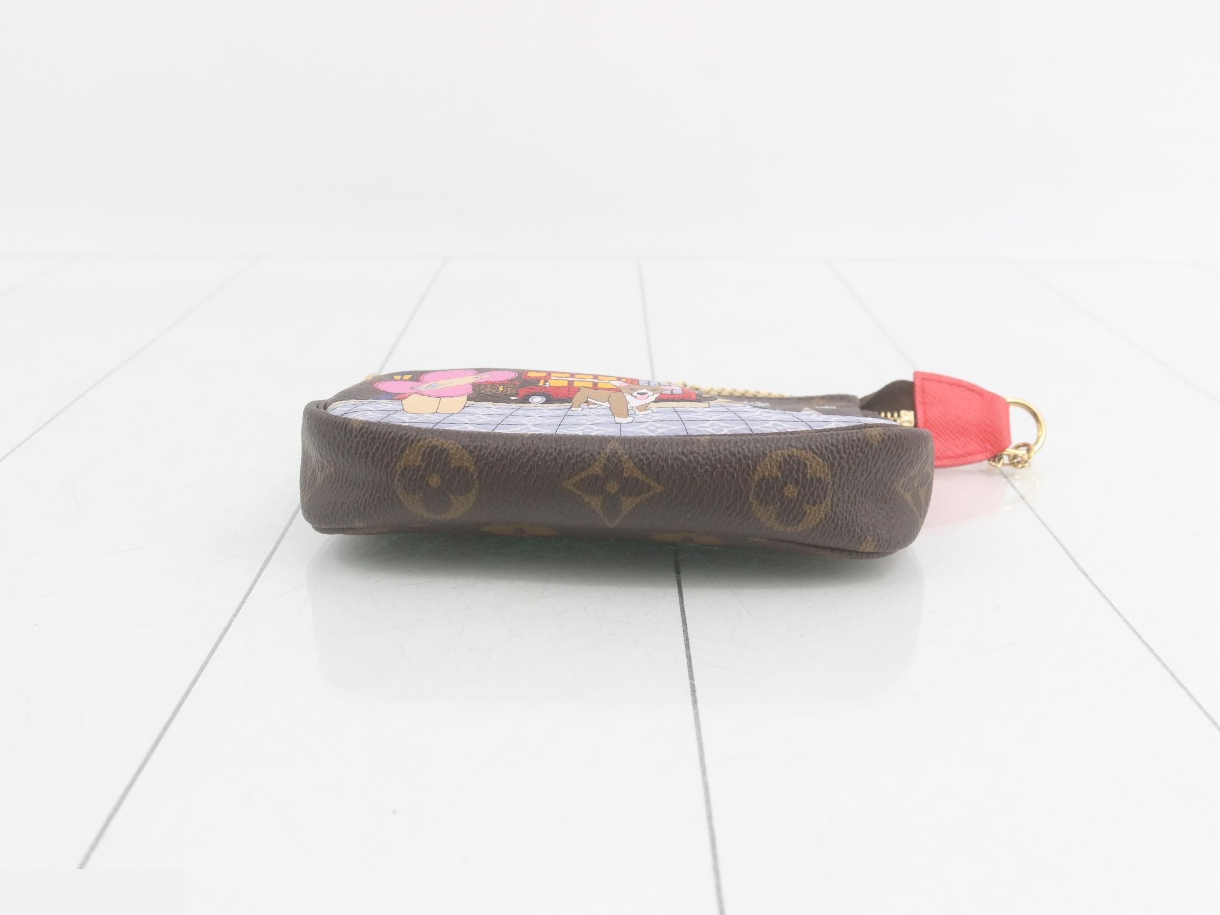 Holiday Mini Pouch 2021 Christmas London — view 3