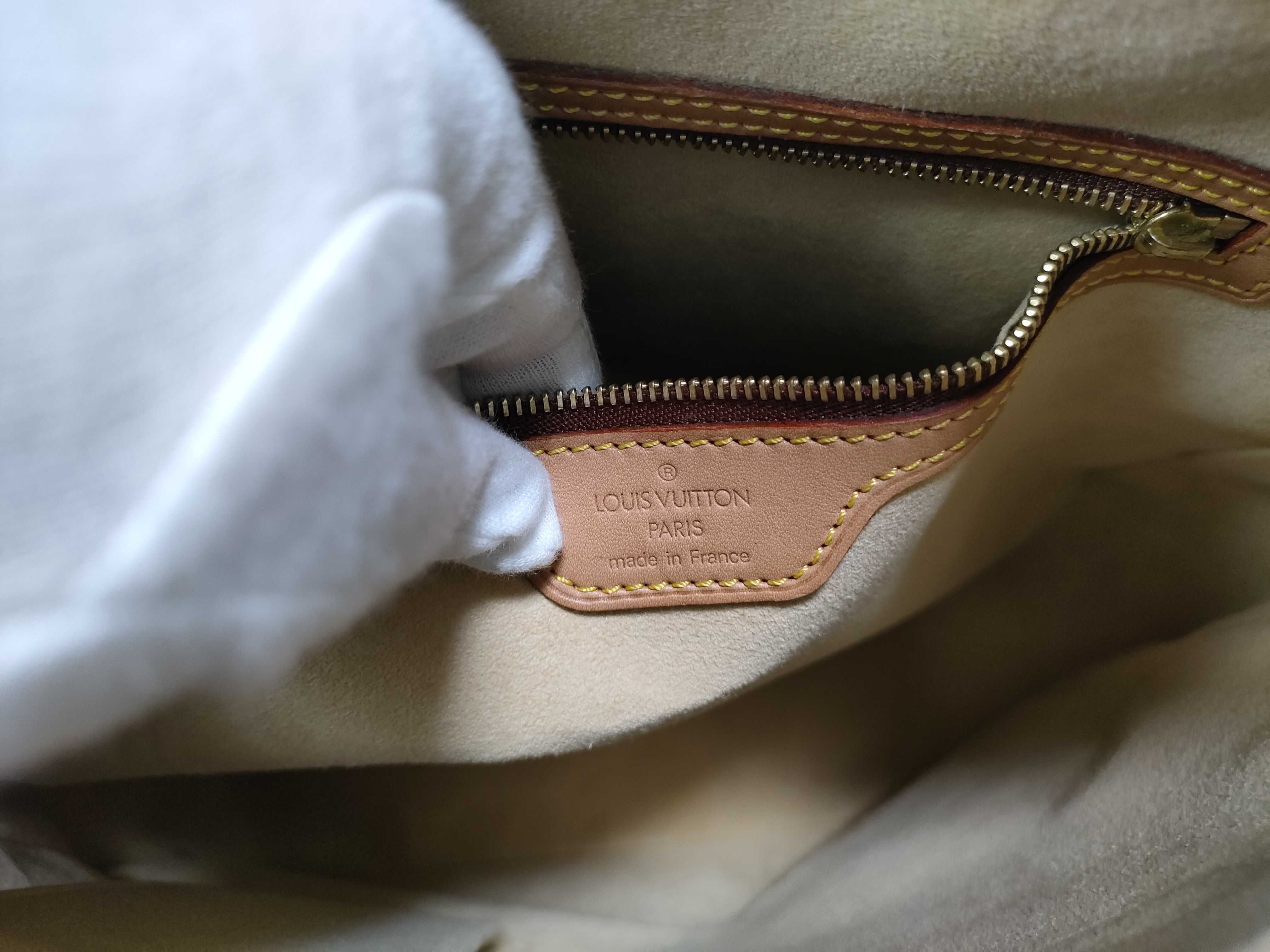 Looping Shoulder Bag Handbag Monogram — view 15