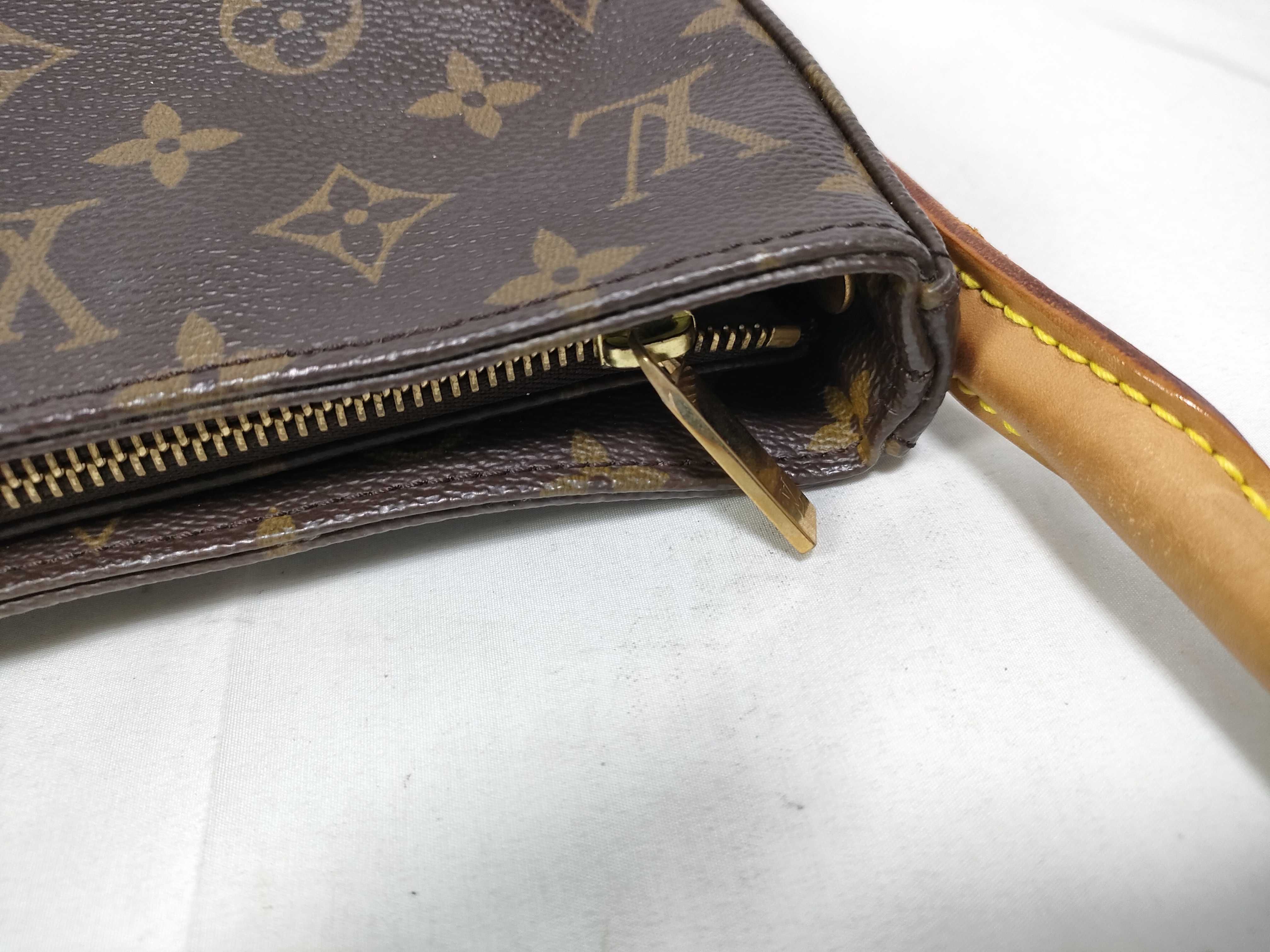 Looping Shoulder Bag Handbag Monogram — view 10