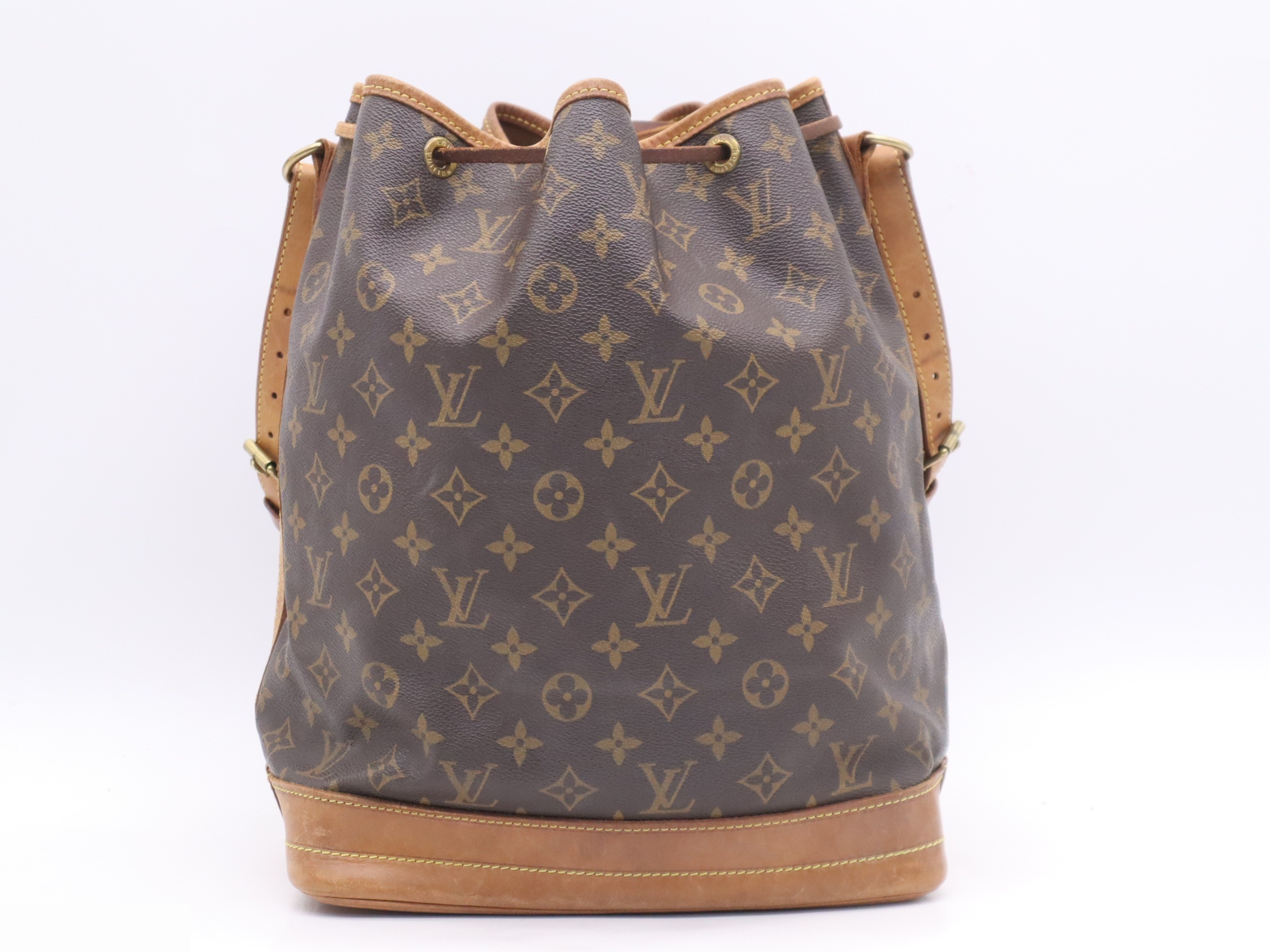 Noe — view 2