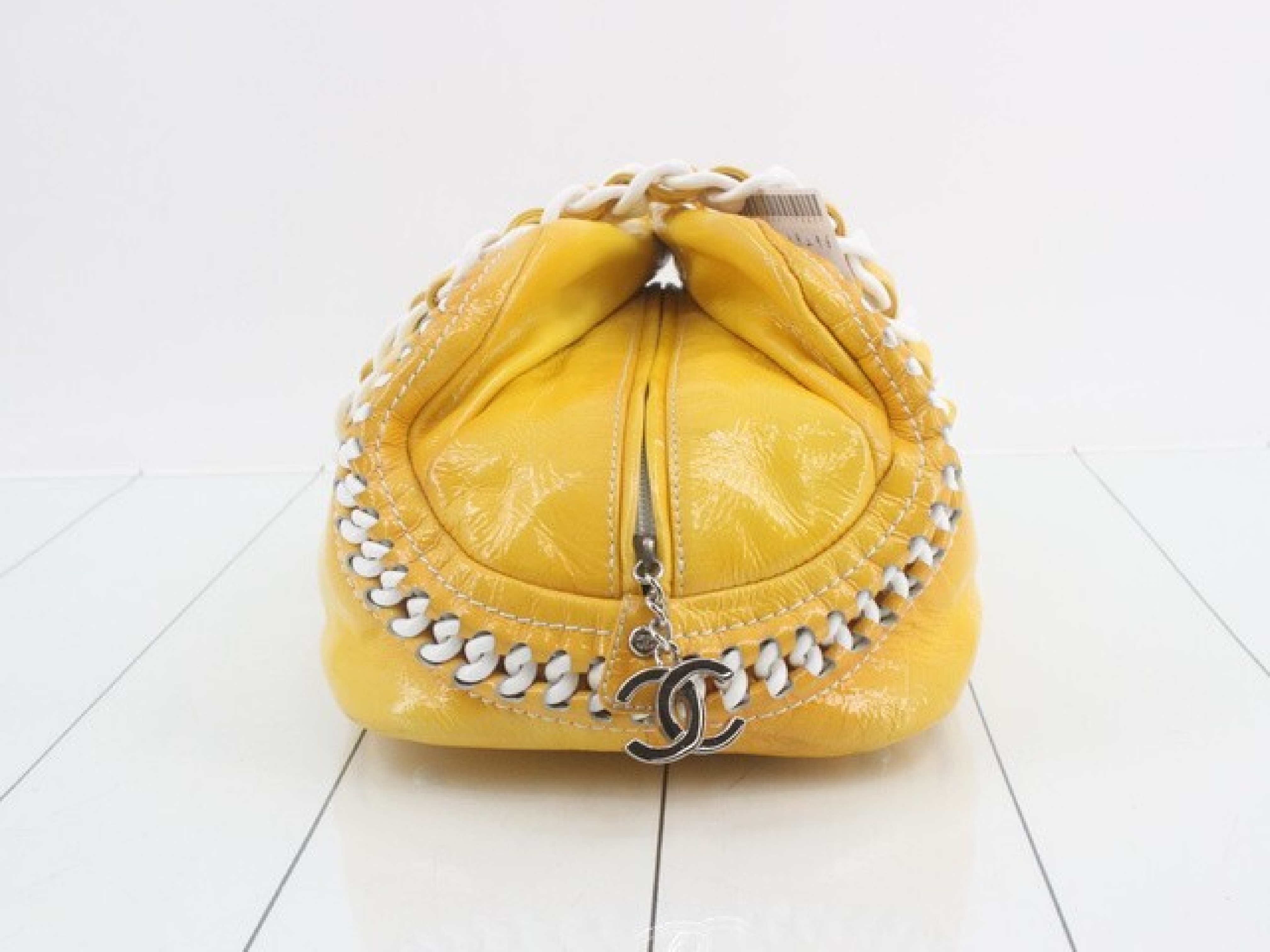 enamel Boston bag with plastic chain, serial number 12. — view 3