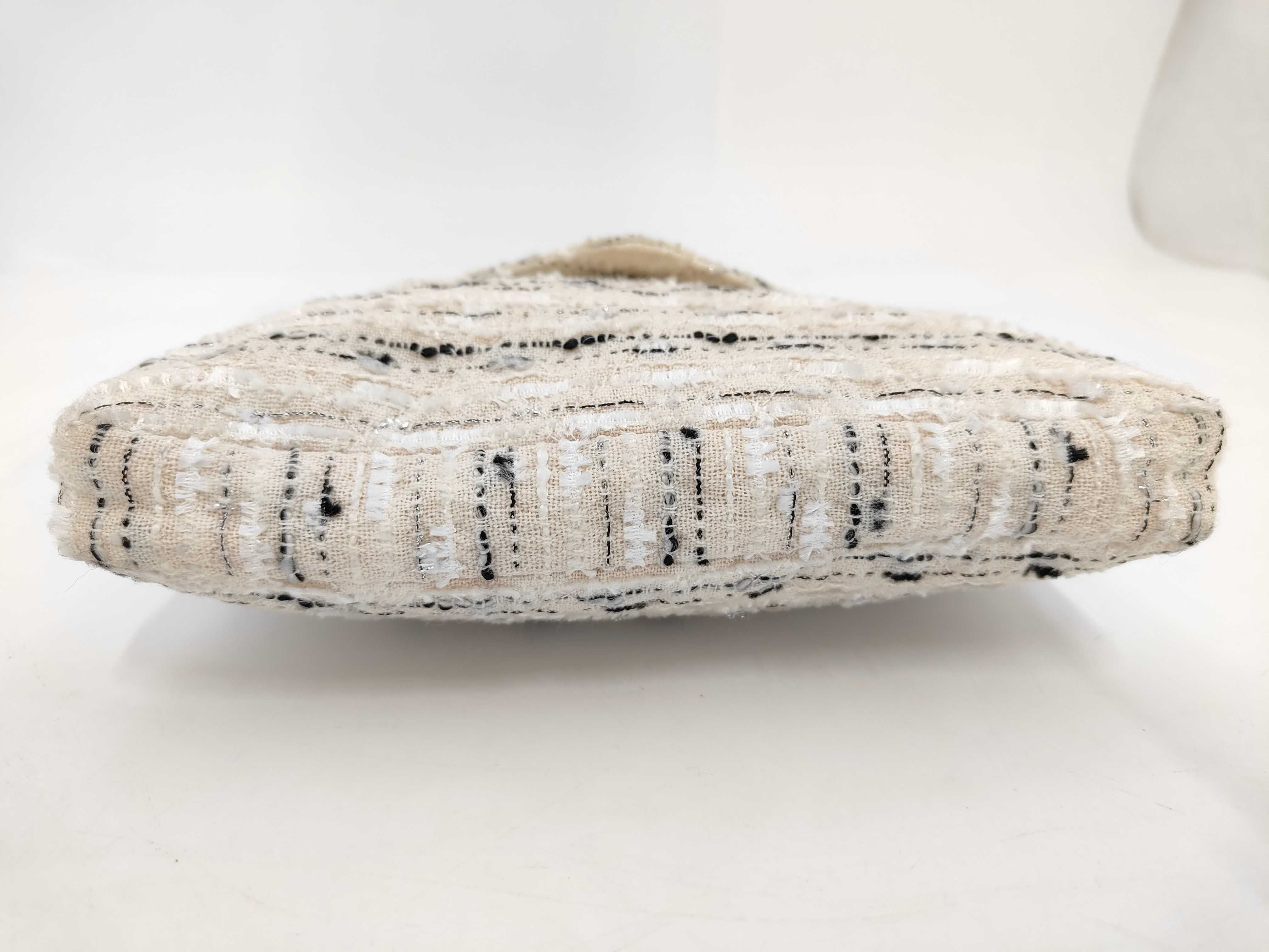 Tweed Chain Shoulder Bag (Series 5) — view 7