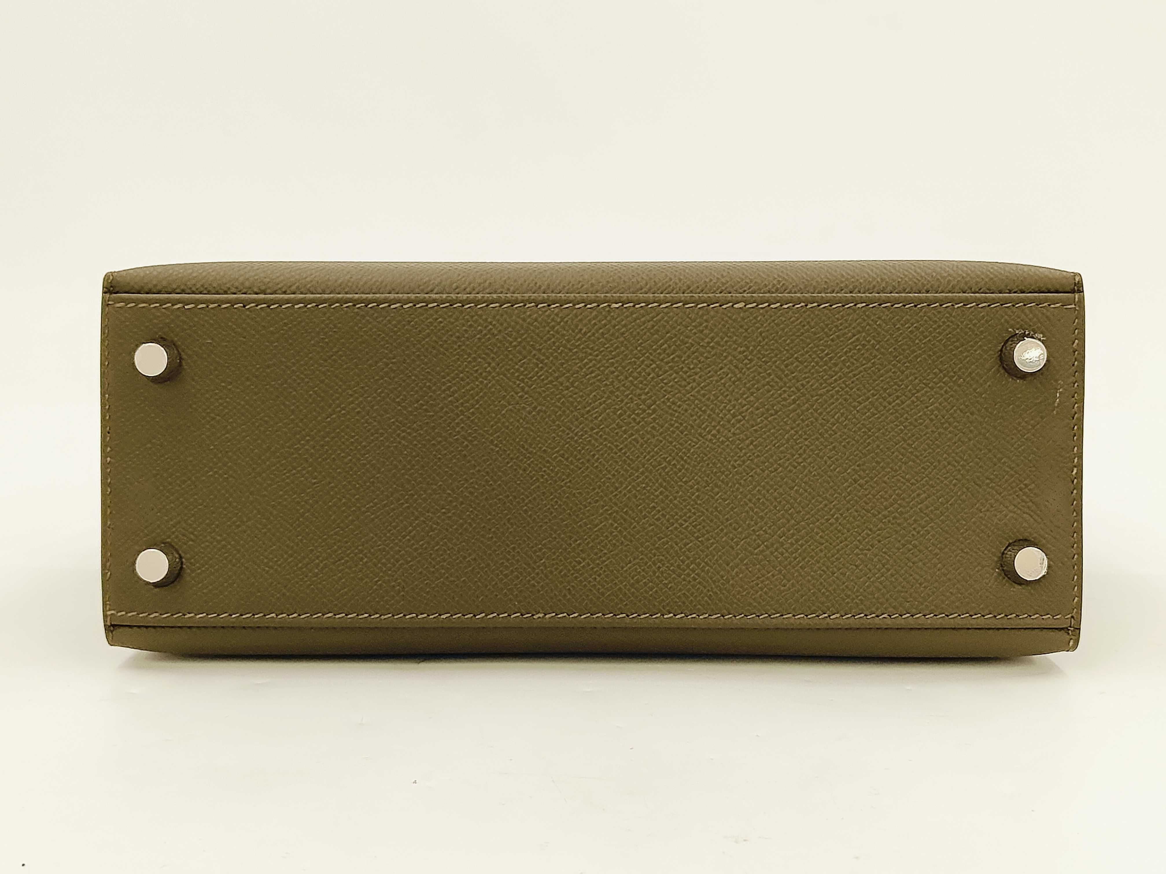 Kelly 25 Vert Roden Epsom Leather Handbag with Silver Hardware (G Stamp) — view 6