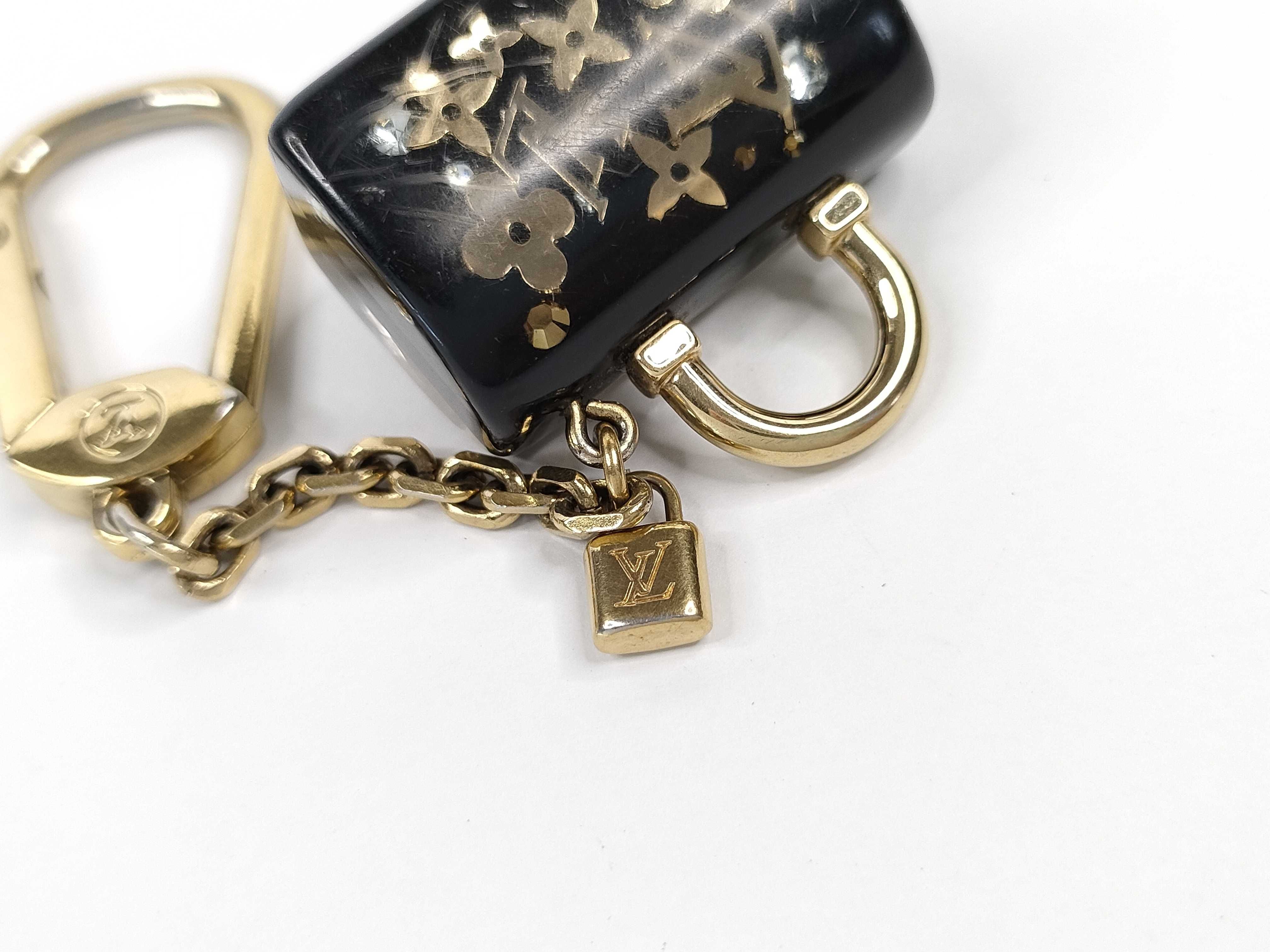 Keychain Charm Key Case — view 6