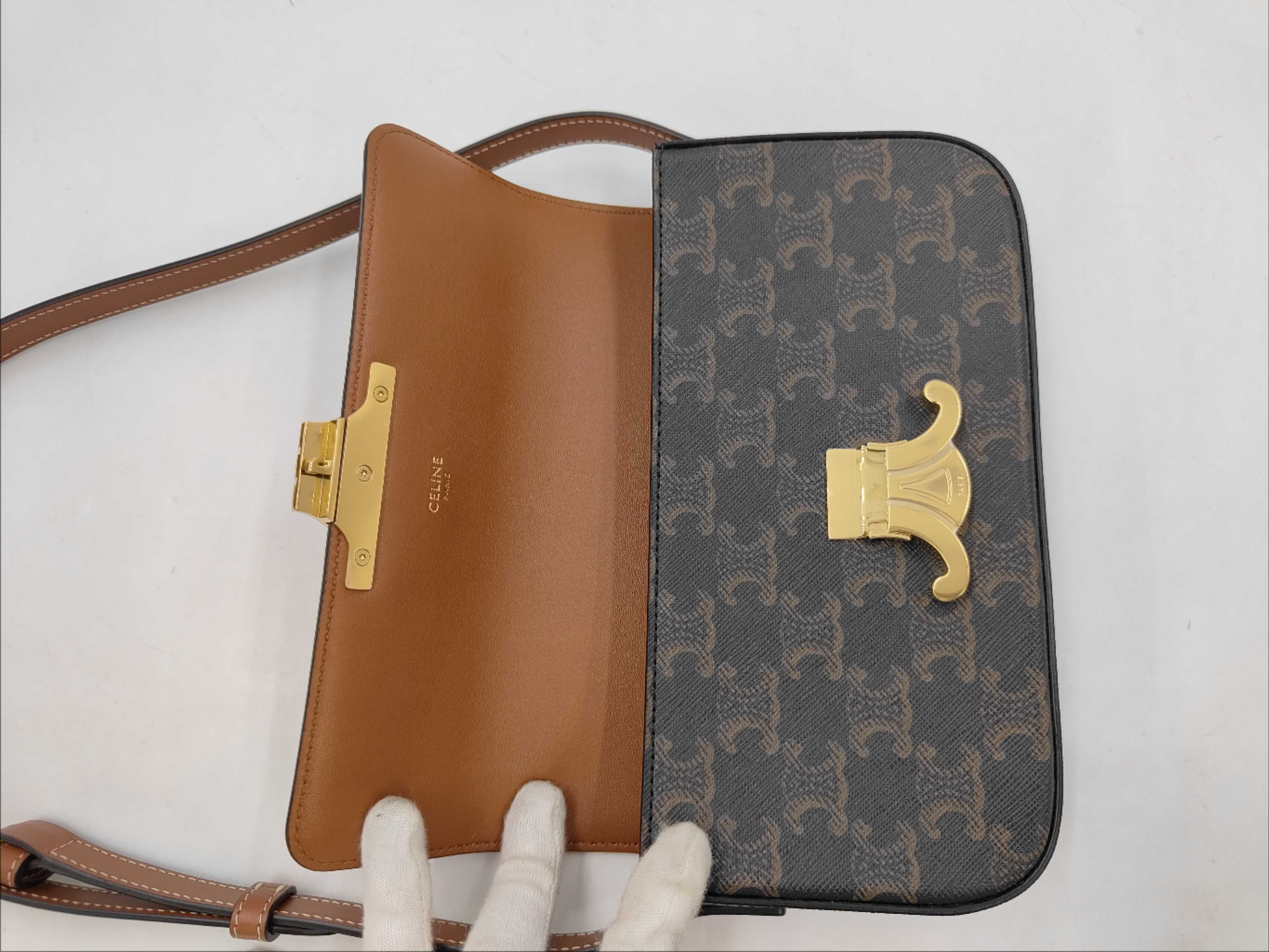 Triomphe Leather Black Shoulder Bag — view 8