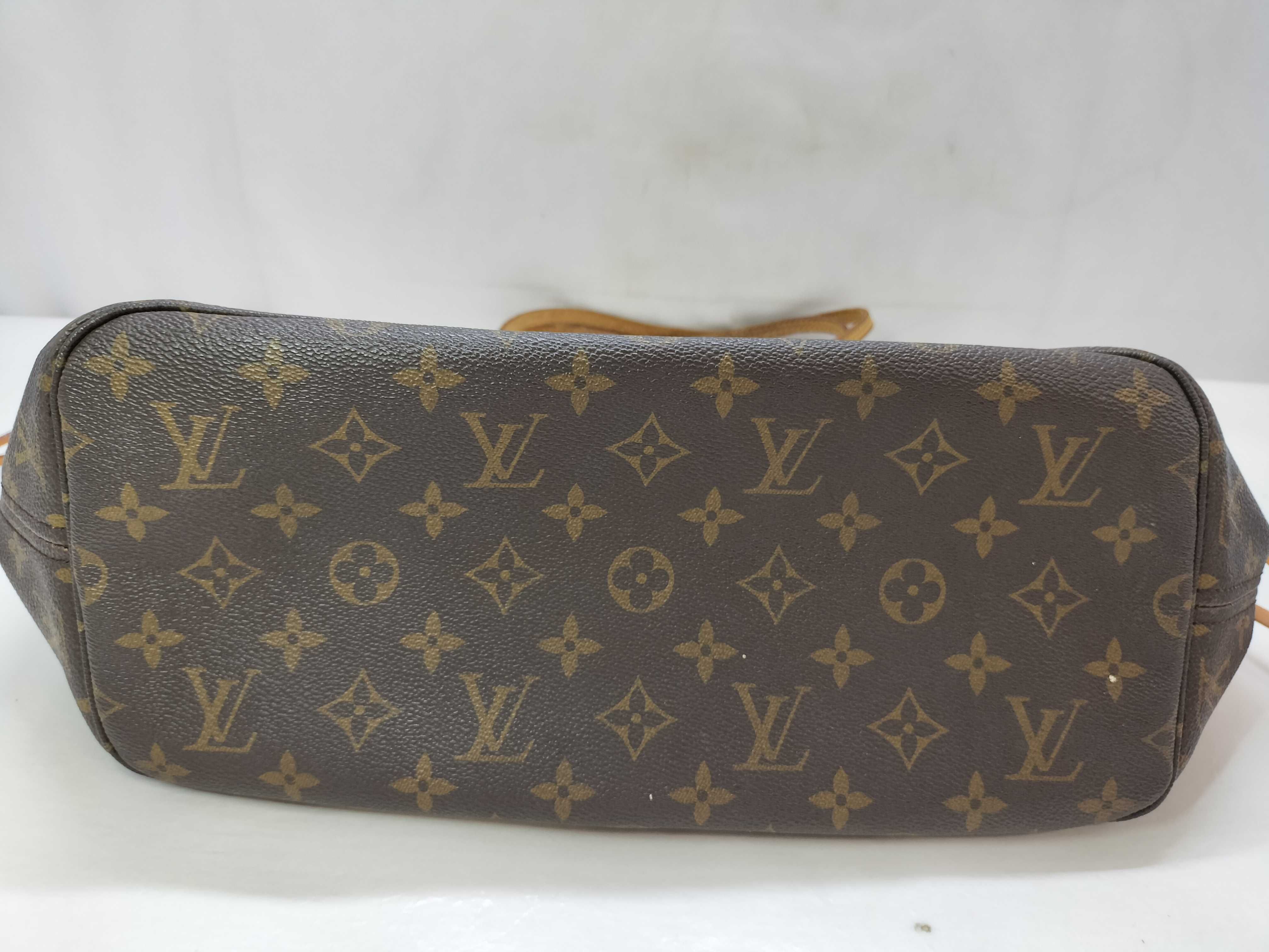 Monogram Neverfull MM M40156 Tote Bag — view 15
