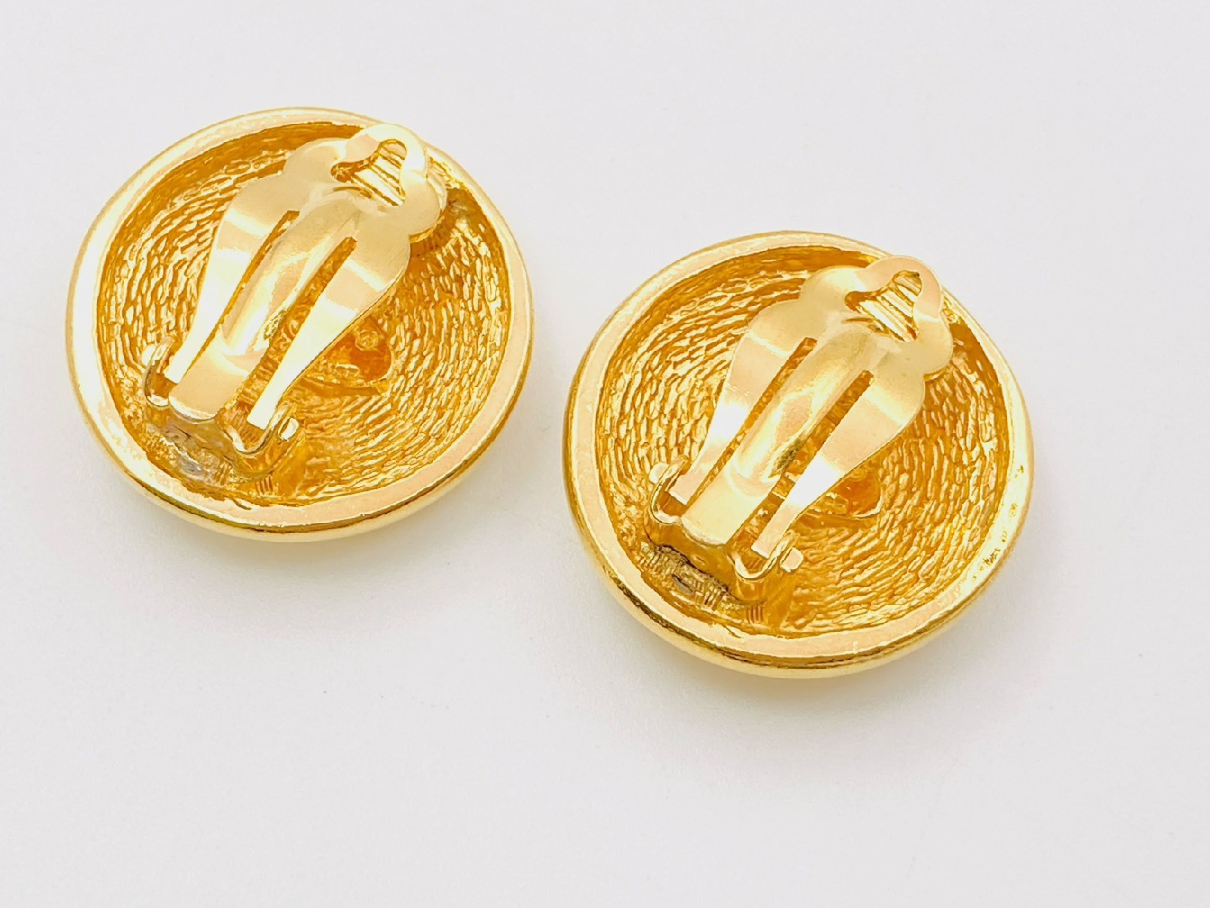 Coco Mark Matelassé Round Earrings (with comments, item number 2384) — view 2