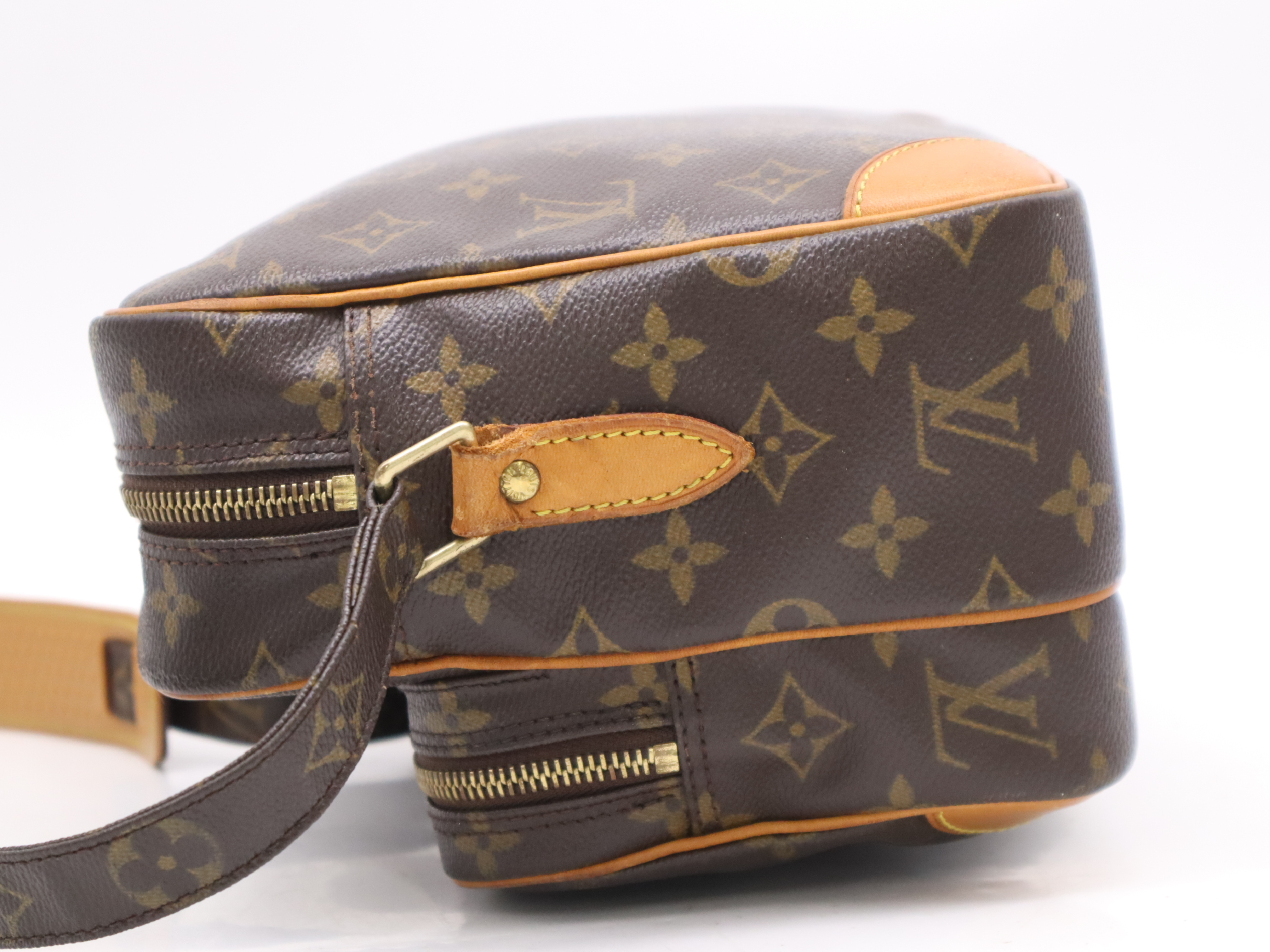 M45244 Monogram Nile Shoulder Bag — view 3