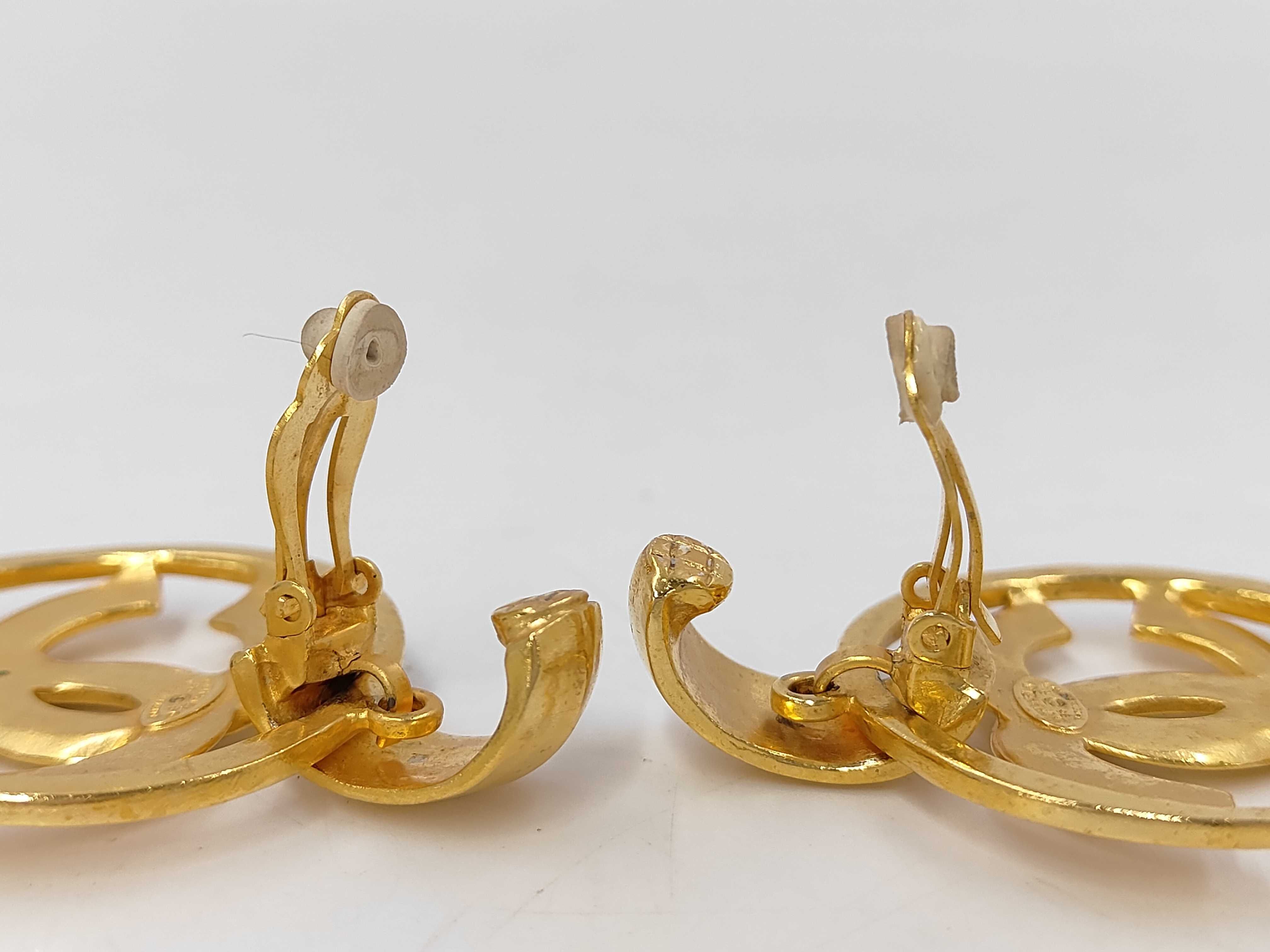 Coco Mark Circle Swing Gold Color Earrings — view 3