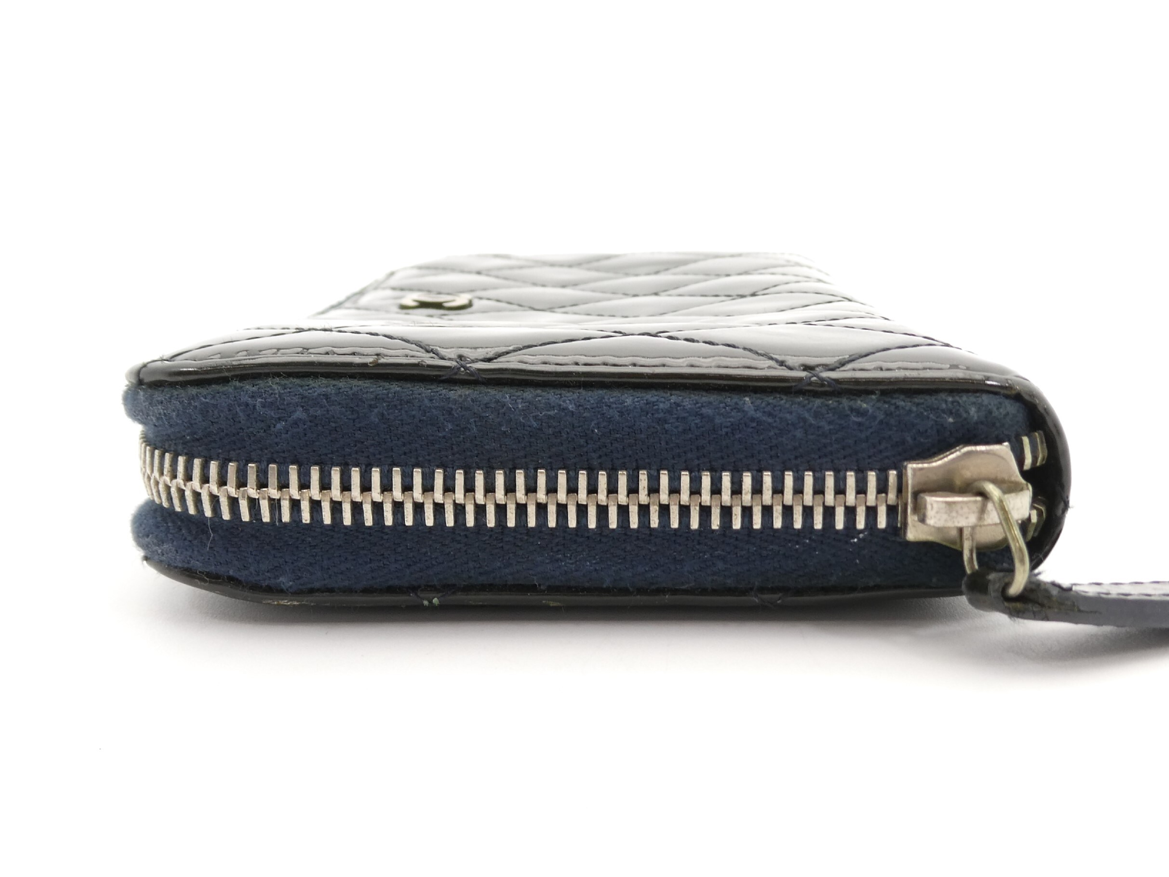 Matelassé Enamel Coco Mark Round Zipper Wallet — view 3