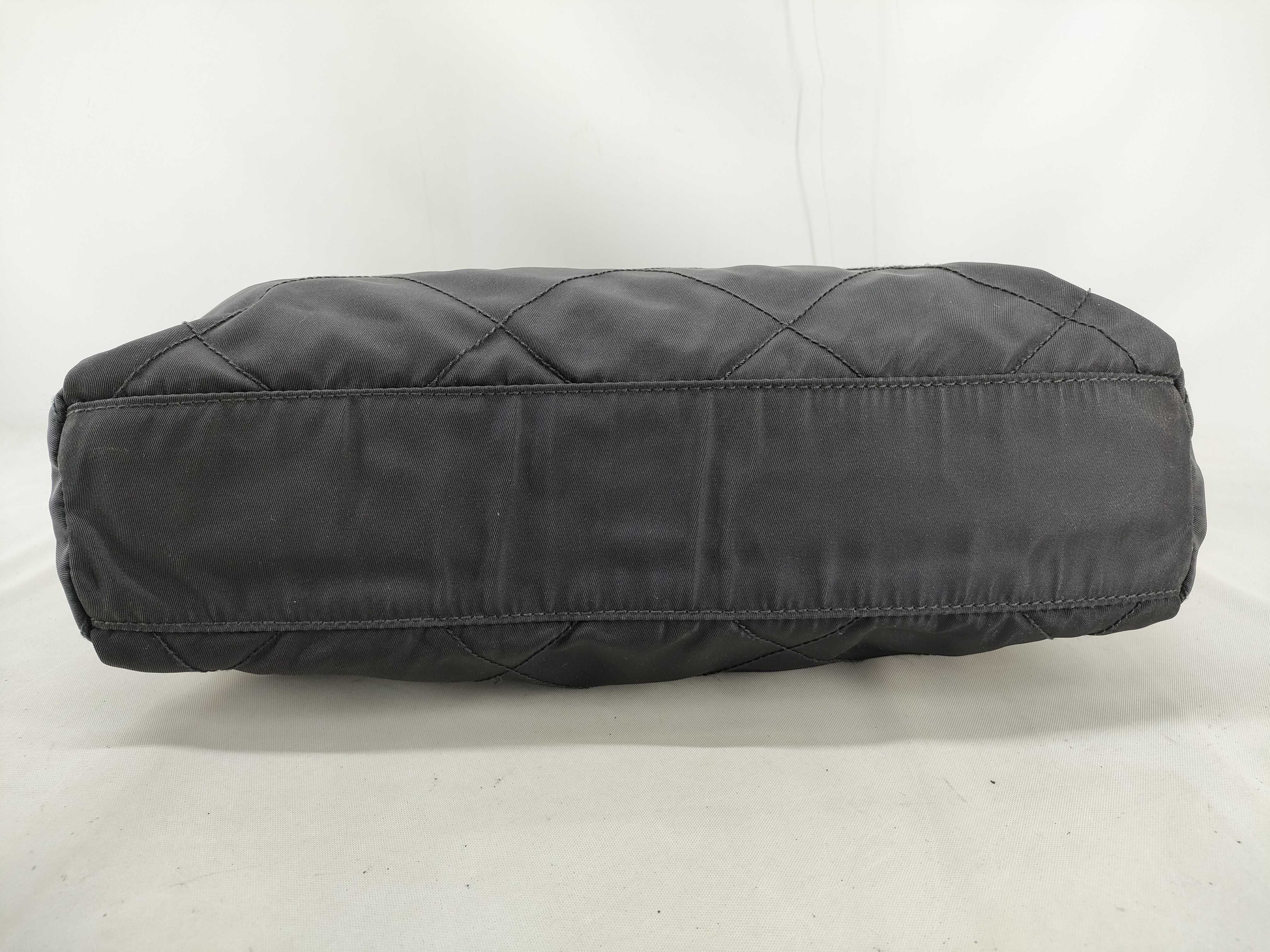 nylon chain shoulder bag. — view 3