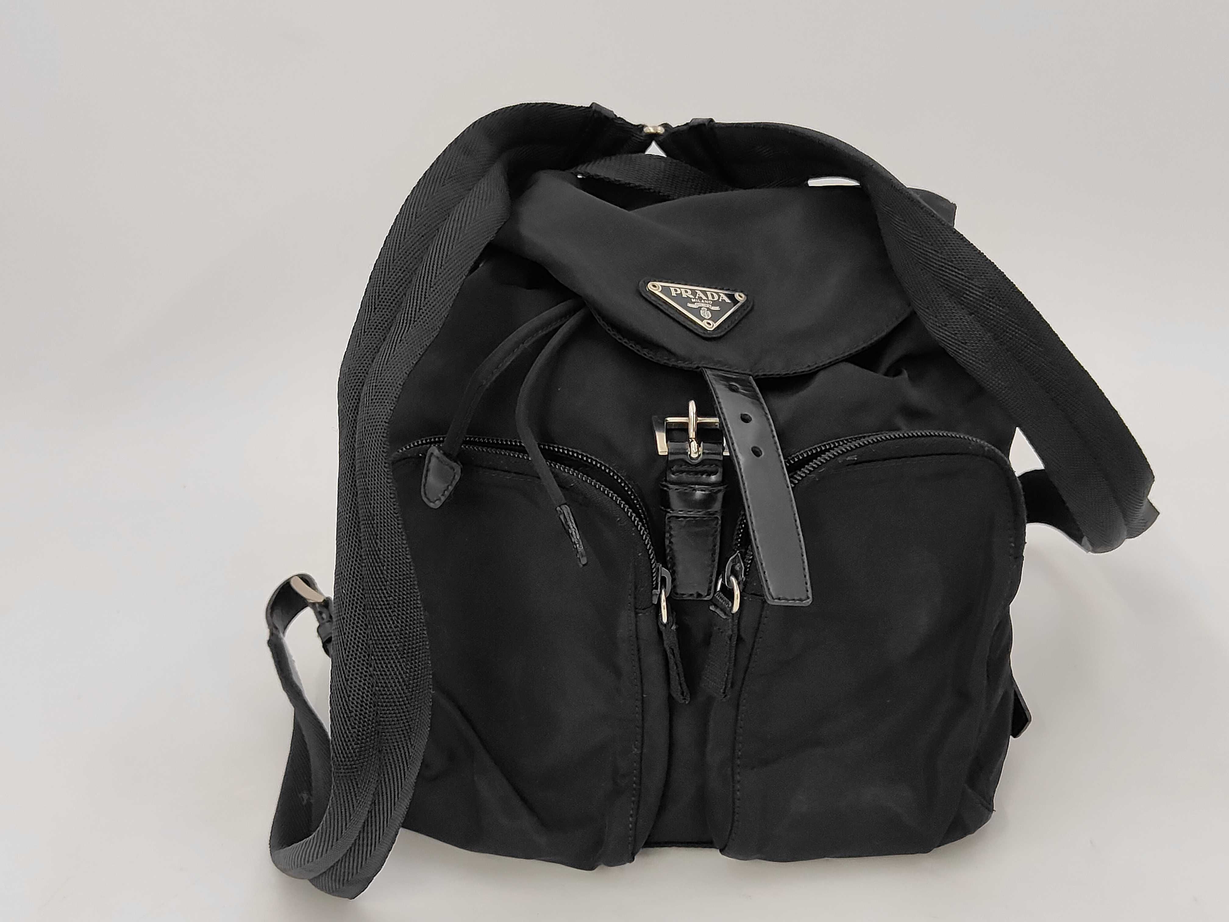 B5885 Backpack with Triangle Logo Plate