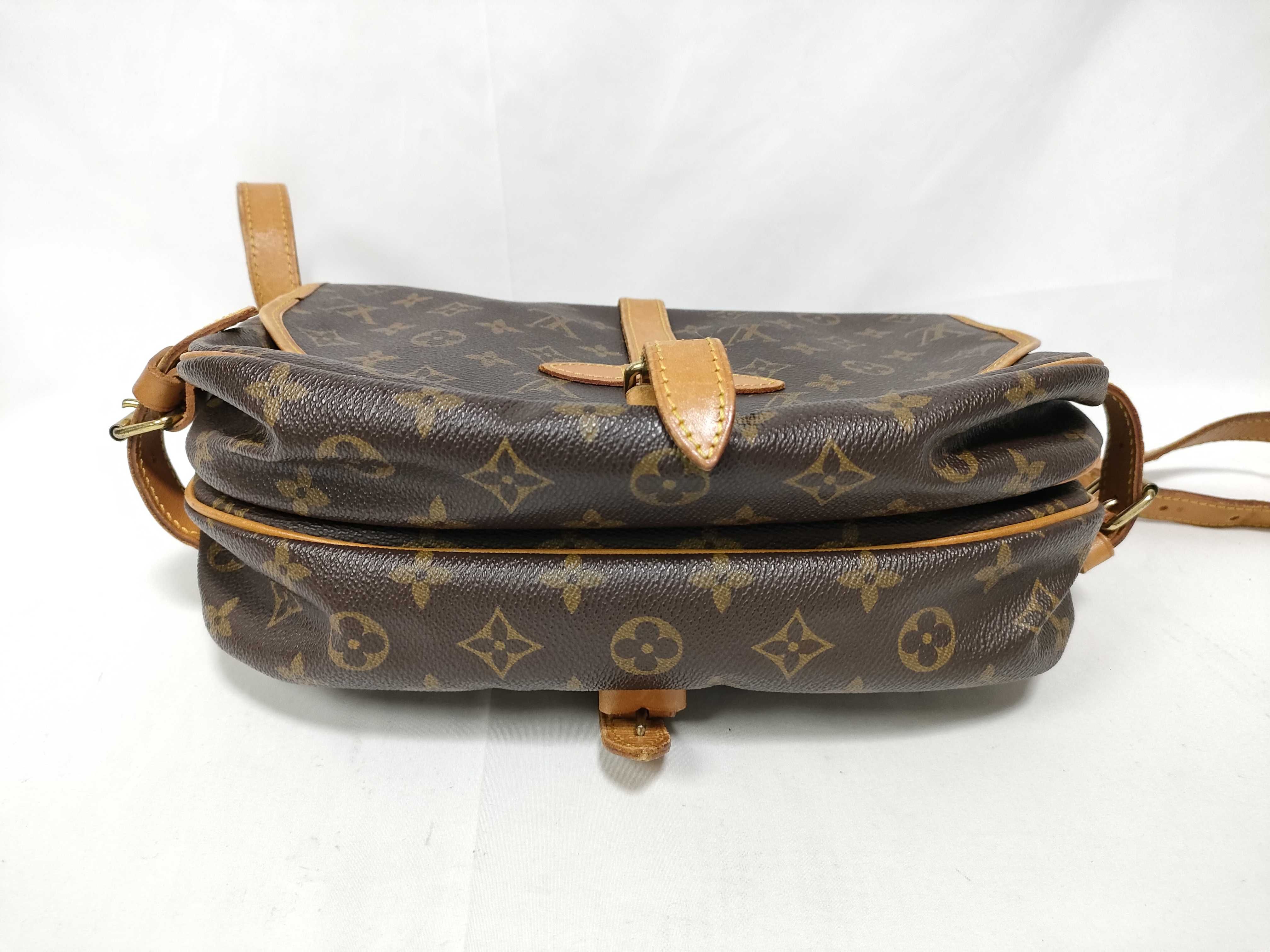 Monogram Louis Vuitton M42256 Saumur AR0922 Saumur Shoulder Bag Monogram Shoulder Bag — view 3