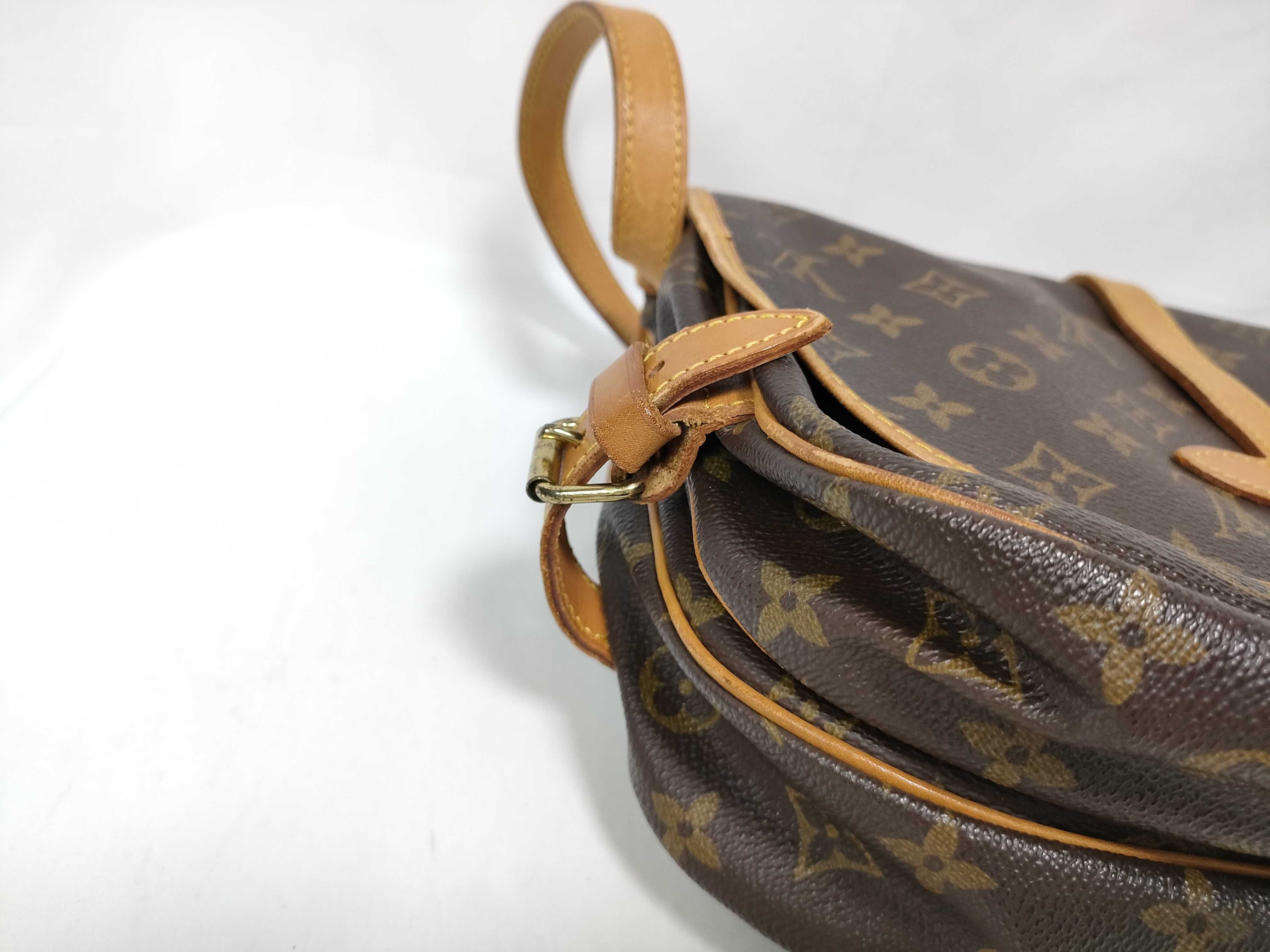 Monogram Louis Vuitton M42256 Saumur AR0922 Saumur Shoulder Bag Monogram Shoulder Bag — view 4