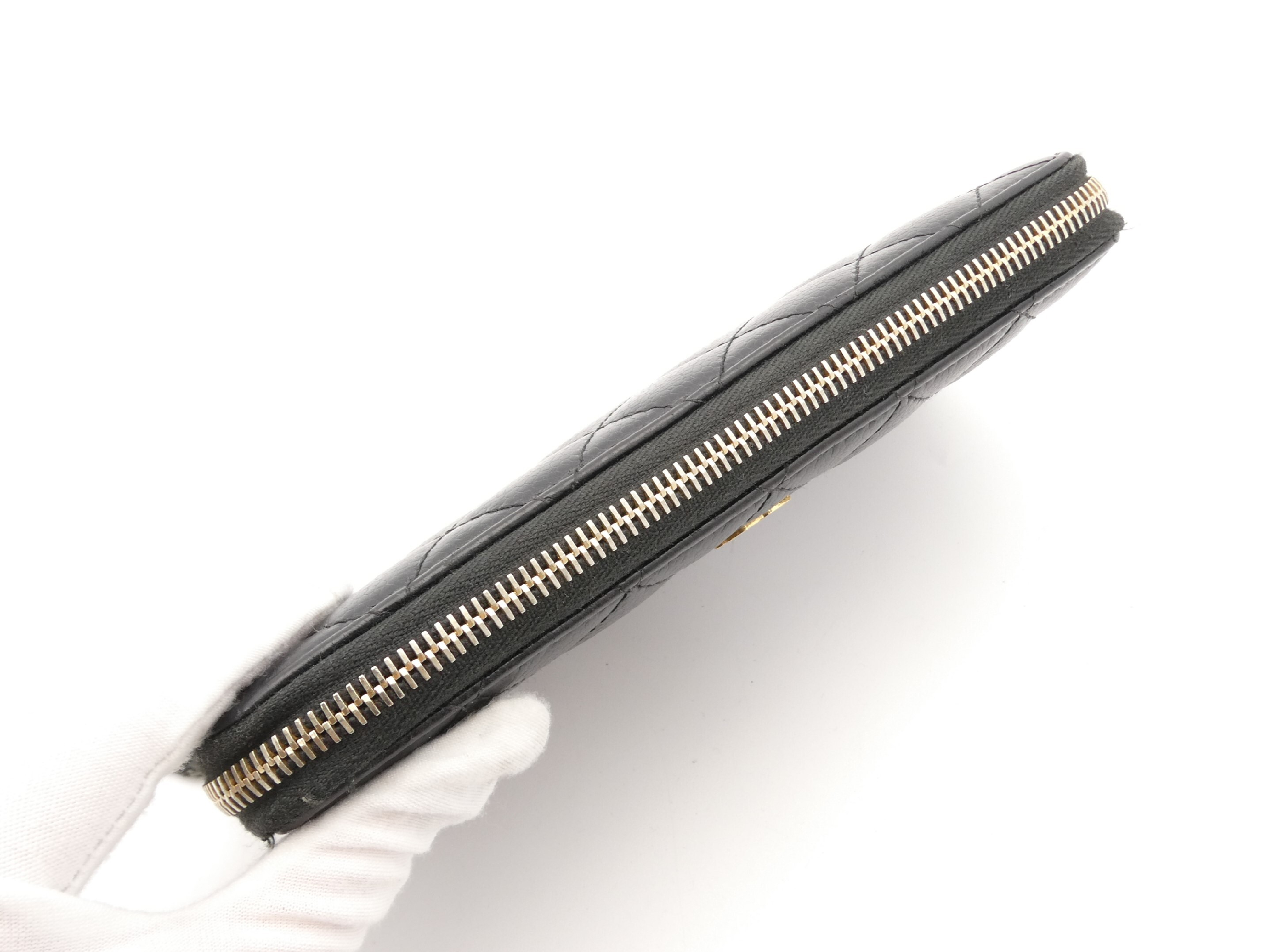 Matelassé Coco Mark Caviar Skin Round Zip Wallet — view 6