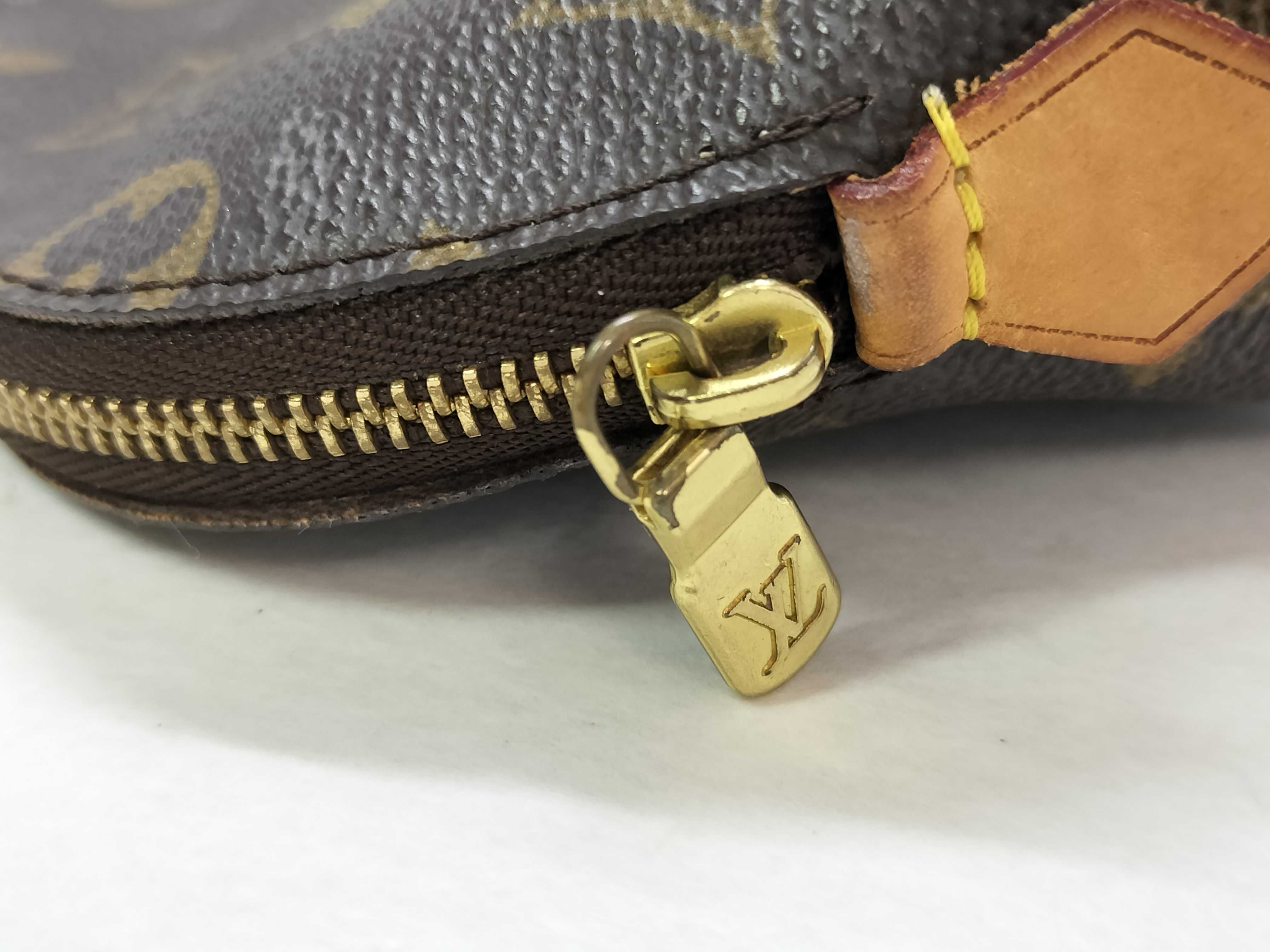 Monogram Louis Vuitton Pochette Cosmetic M47515 Monogram Leather Pouch — view 11