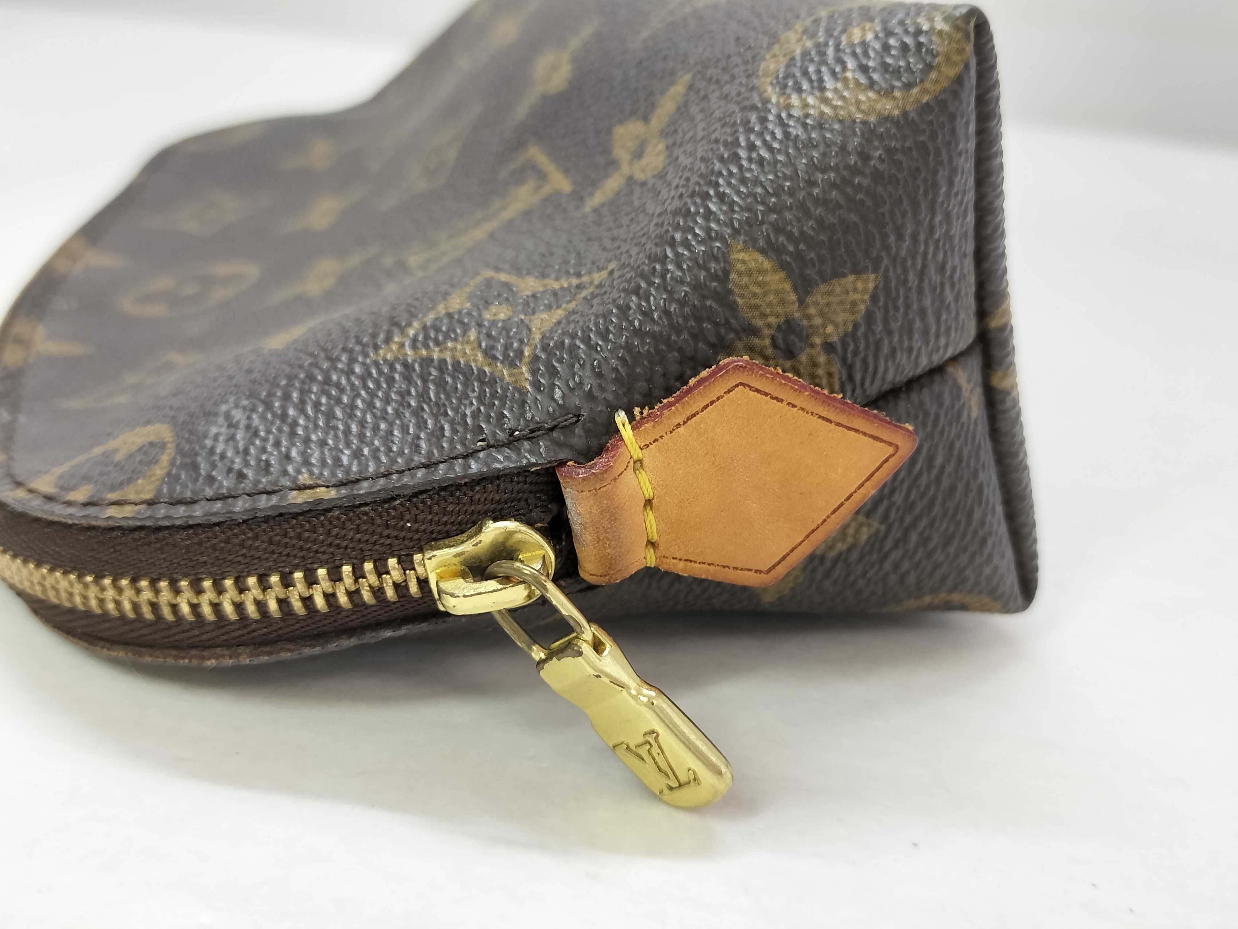 Monogram Louis Vuitton Pochette Cosmetic M47515 Monogram Leather Pouch — view 13