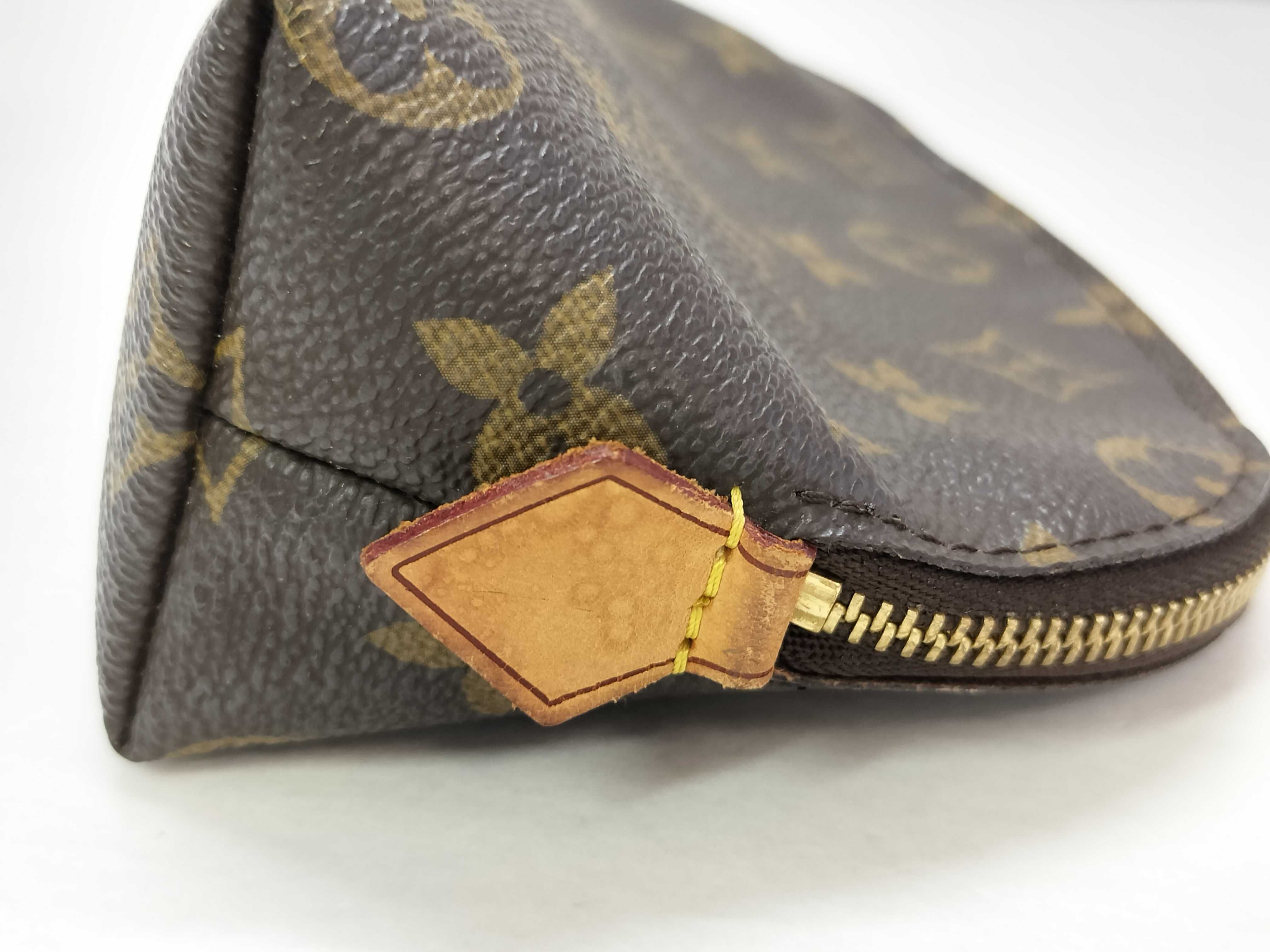 Monogram Louis Vuitton Pochette Cosmetic M47515 Monogram Leather Pouch — view 14