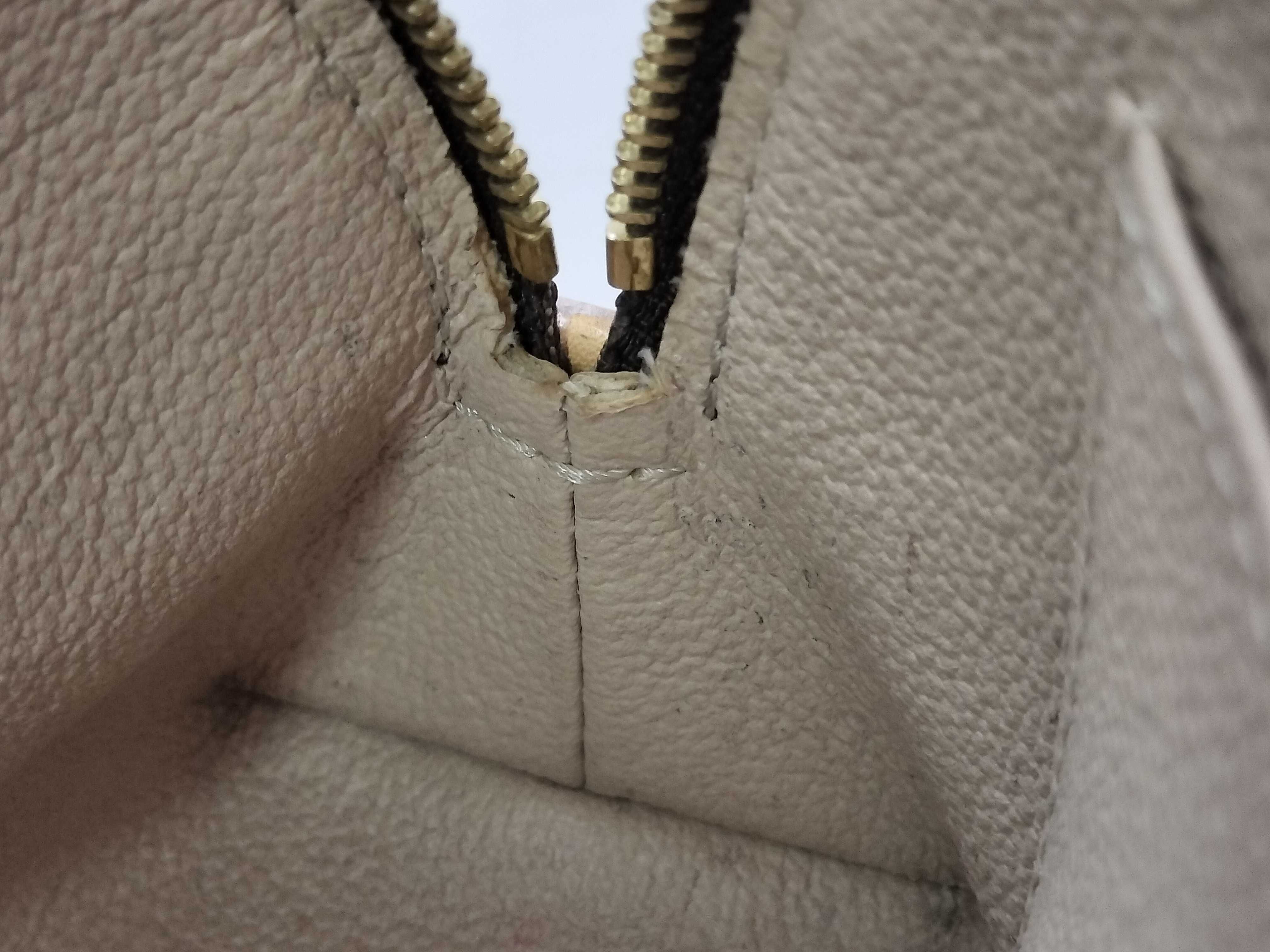 Monogram Louis Vuitton Pochette Cosmetic M47515 Monogram Leather Pouch — view 9