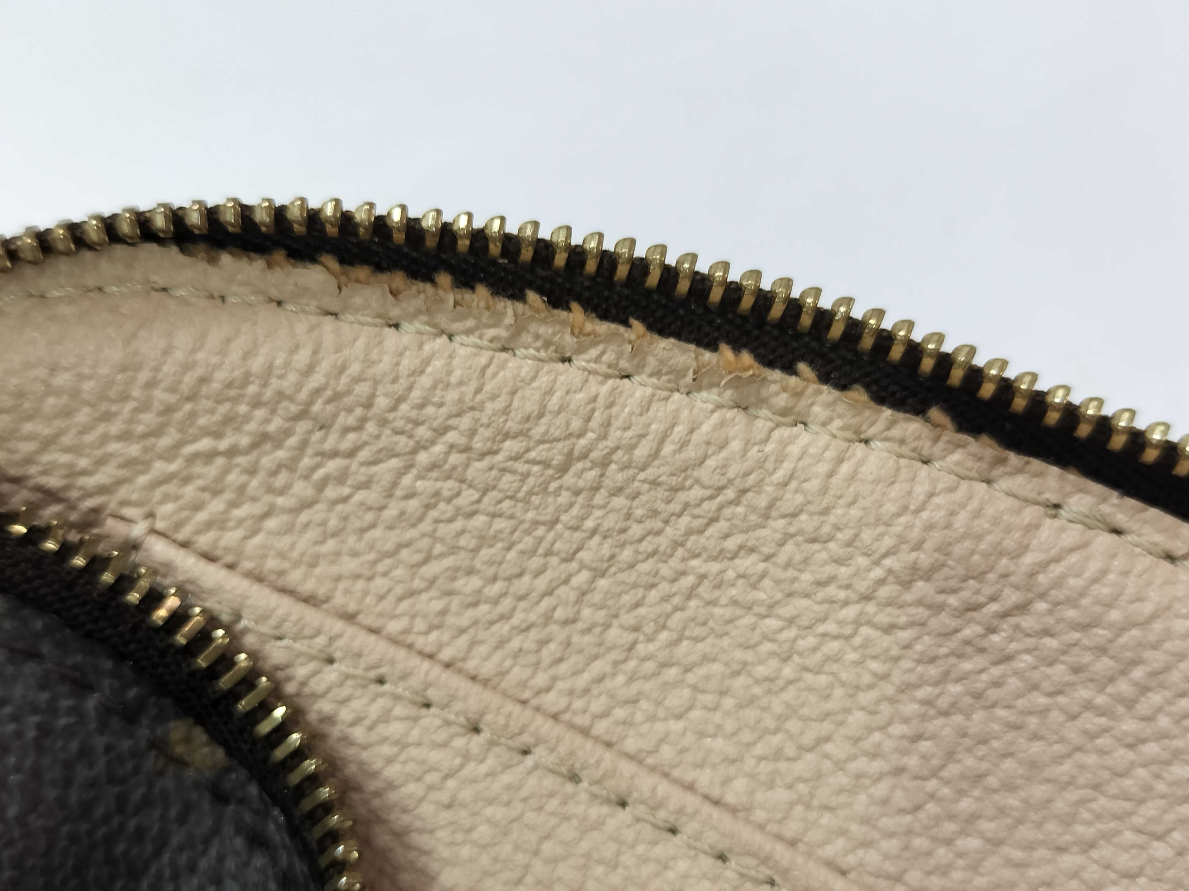 Monogram Louis Vuitton Pochette Cosmetic M47515 Monogram Leather Pouch — view 10