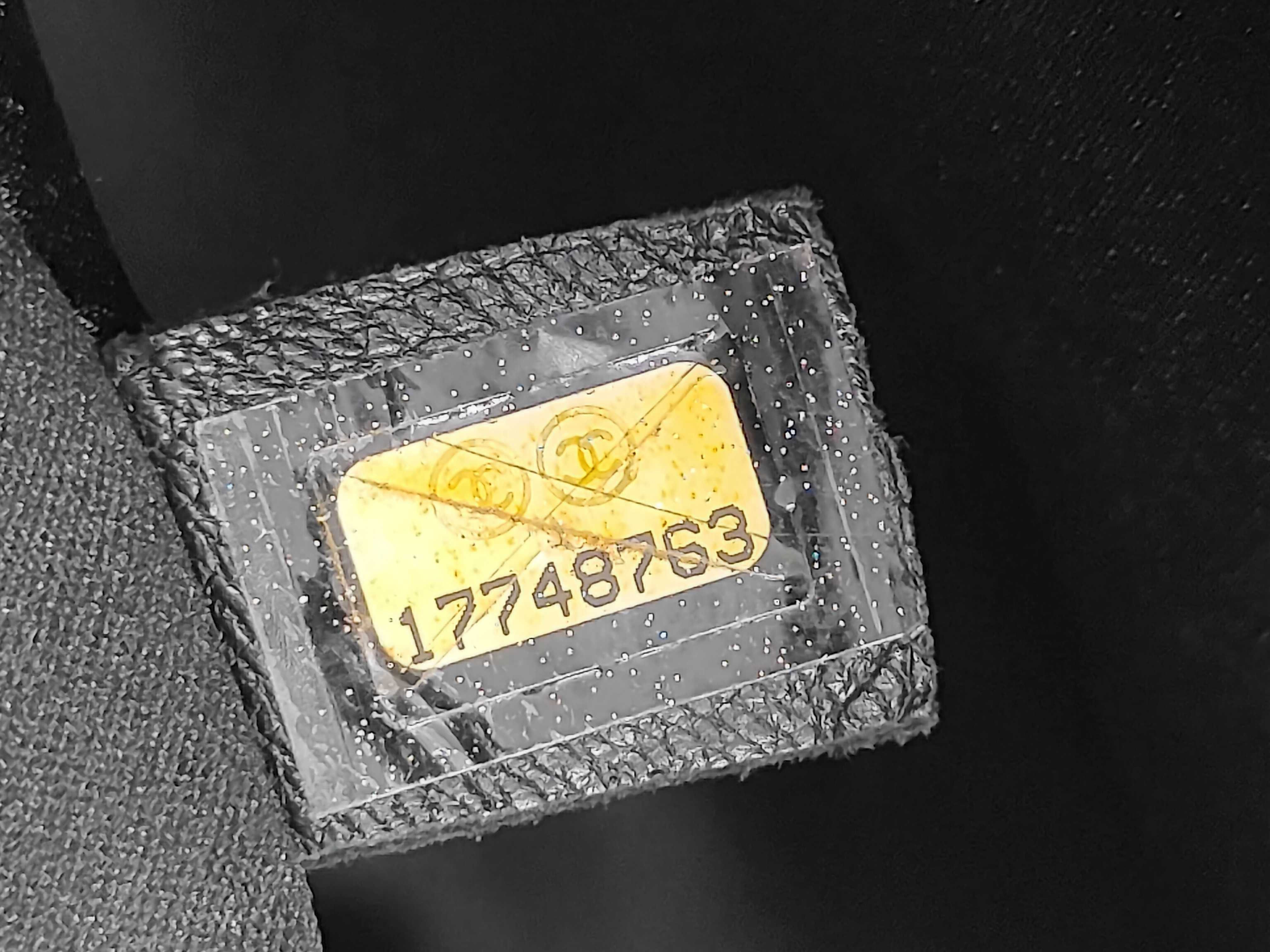 Caviar Skin GST Chain Tote Bag (Serial Number 17) — view 14