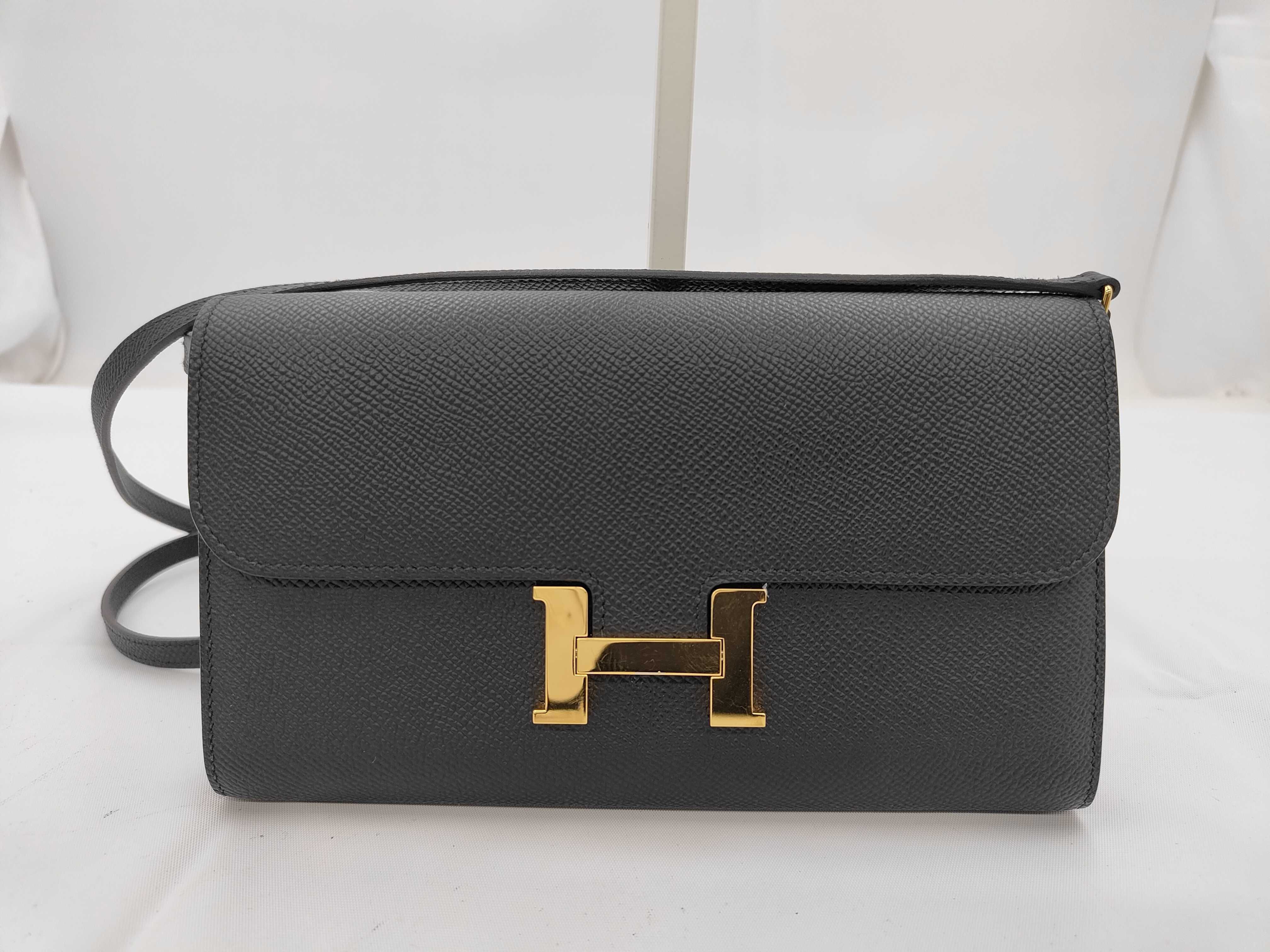Constance To Go U-stamp shoulder bag