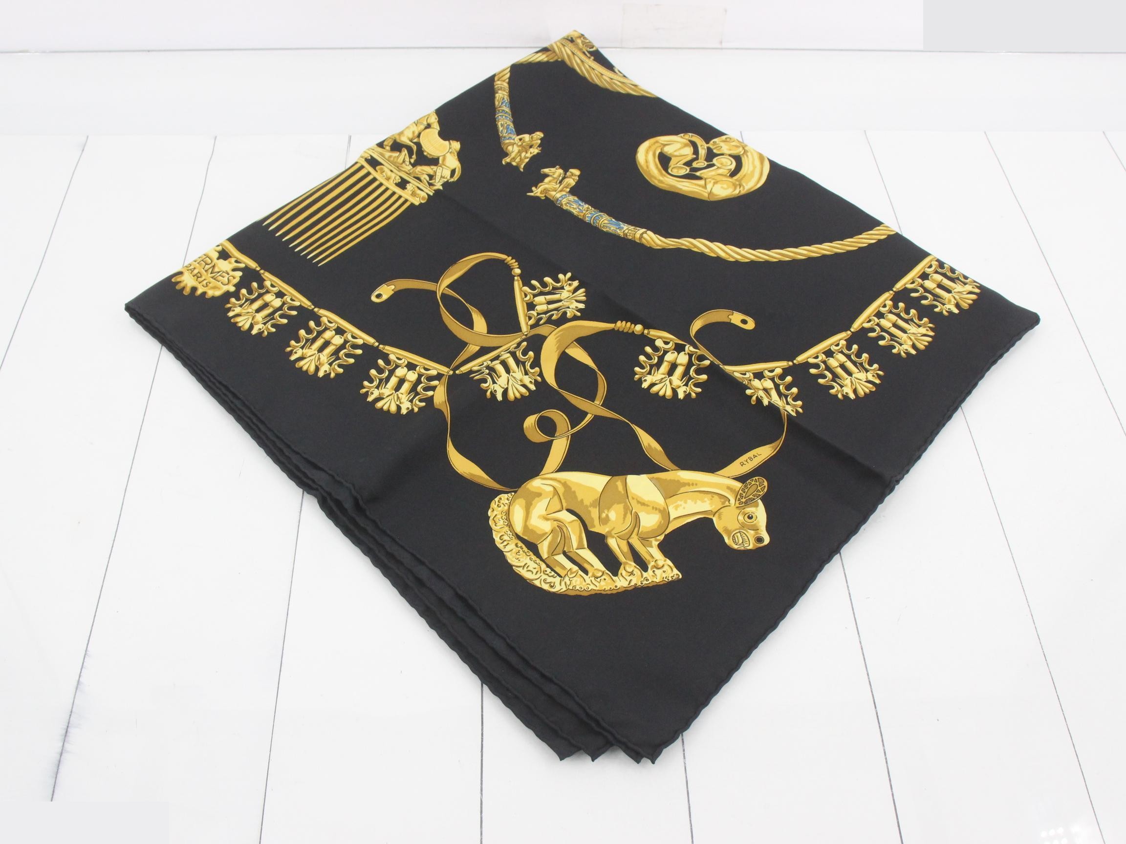 Black scarf — view 2