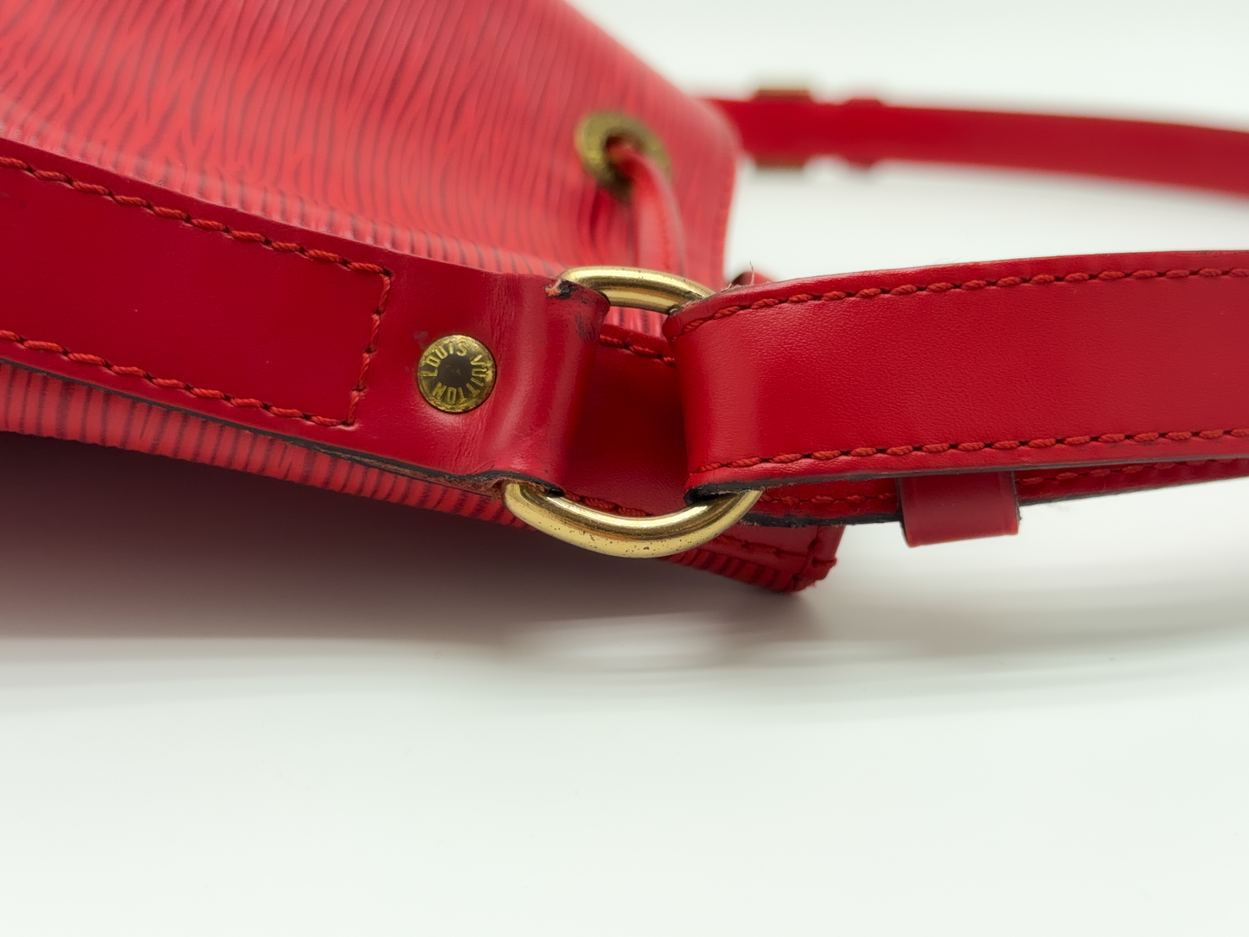 Epi M44107 Petit Noé Castilian Red AR0994 Shoulder Bag — view 6