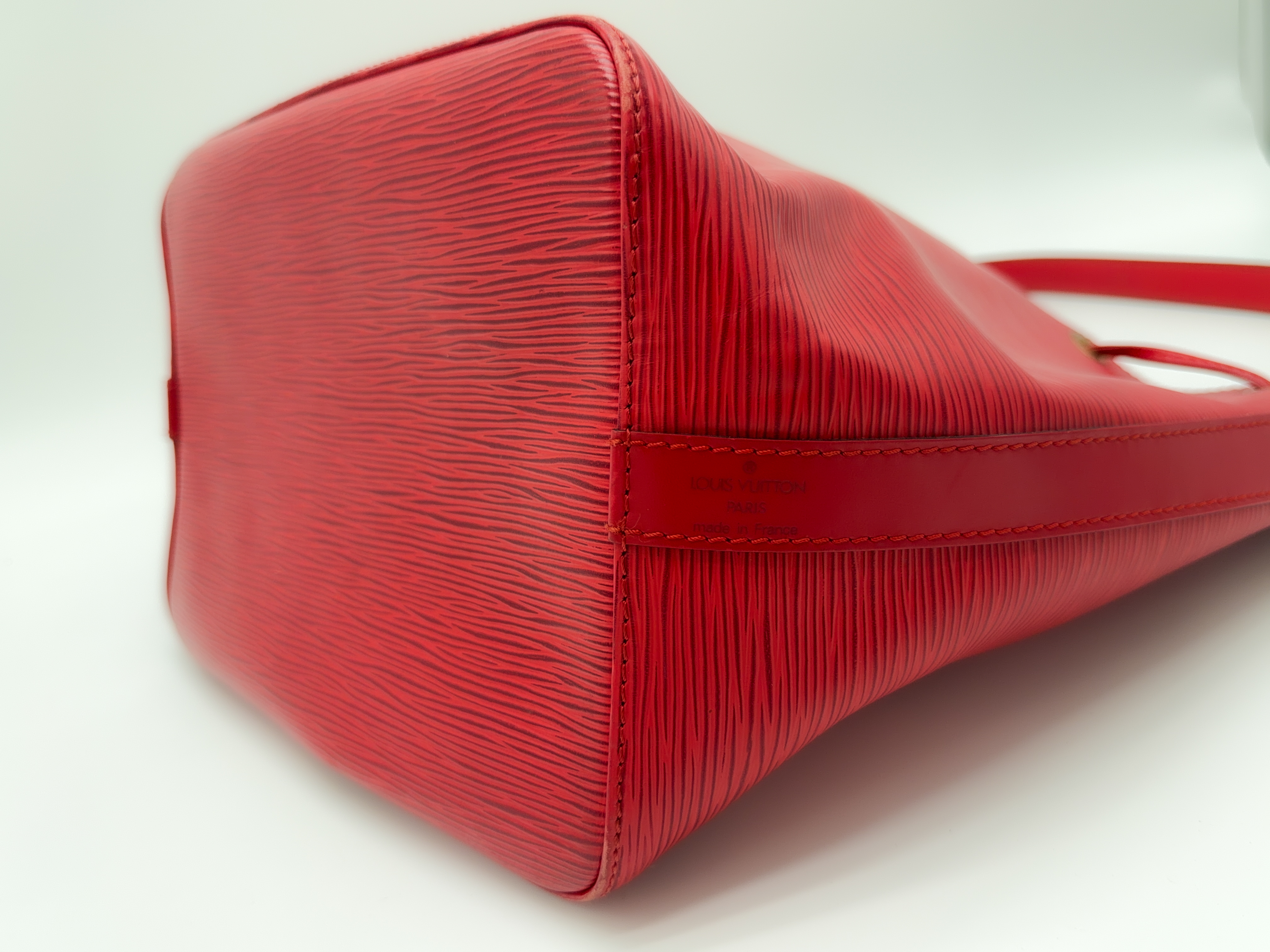 Epi M44107 Petit Noé Castilian Red AR0994 Shoulder Bag — view 7