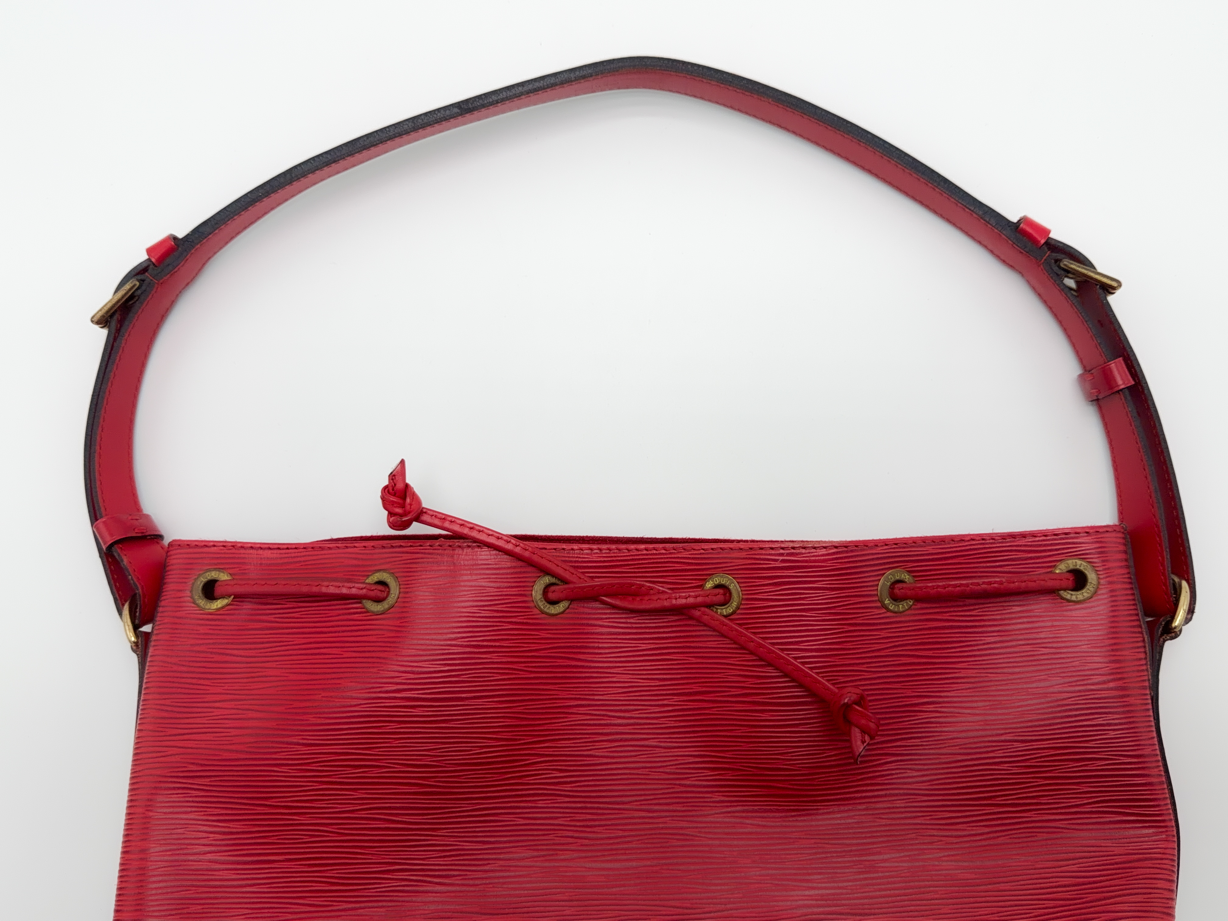 Epi M44107 Petit Noé Castilian Red AR0994 Shoulder Bag — view 10