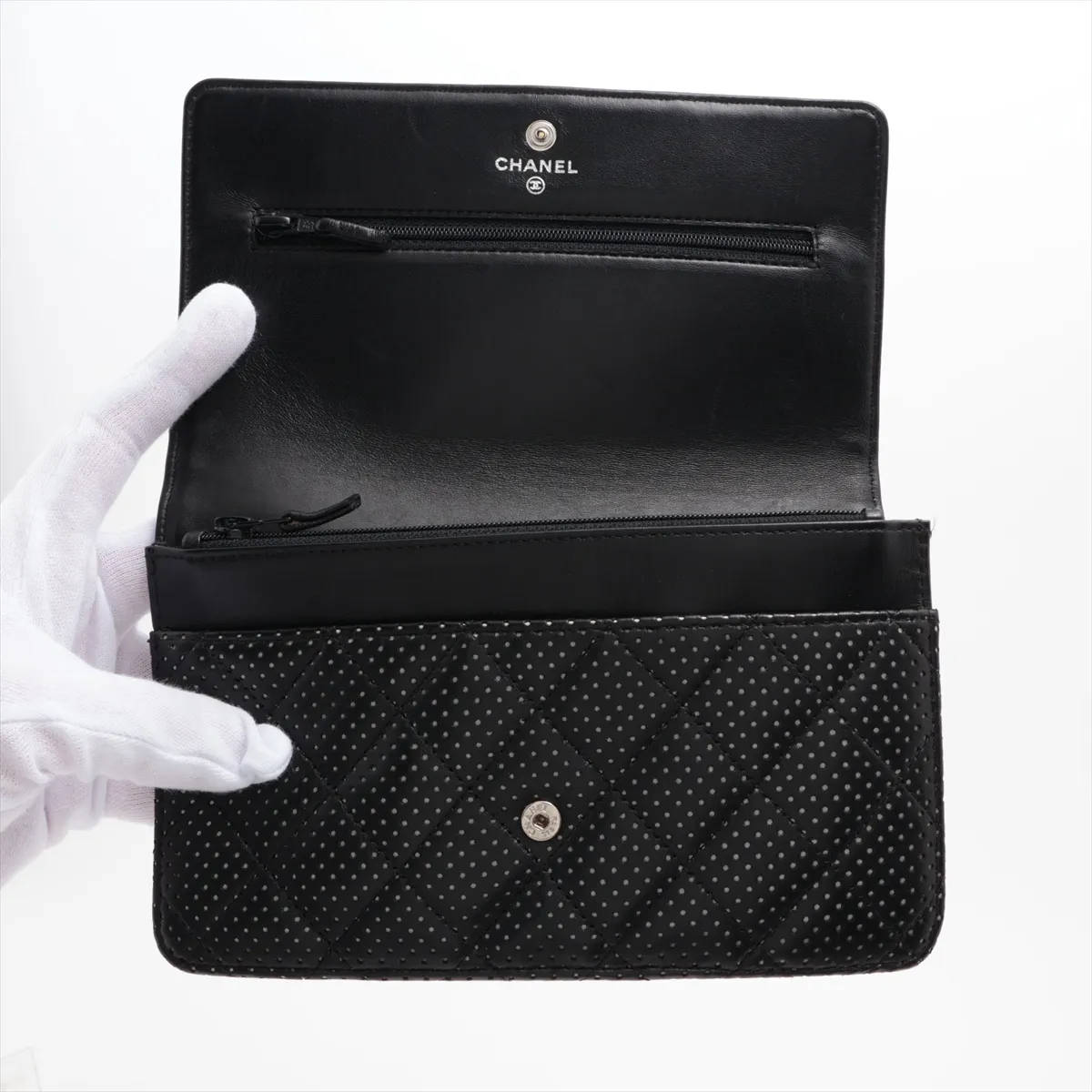 Matelasse perforated leather long wallet black silver hardware 11150882 — view 3