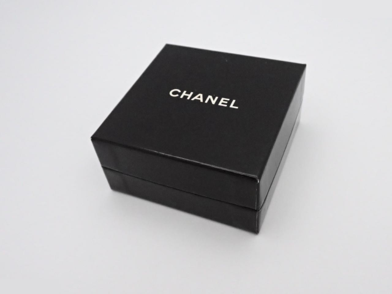 Brooch, Coco Mark, Gold — view 4